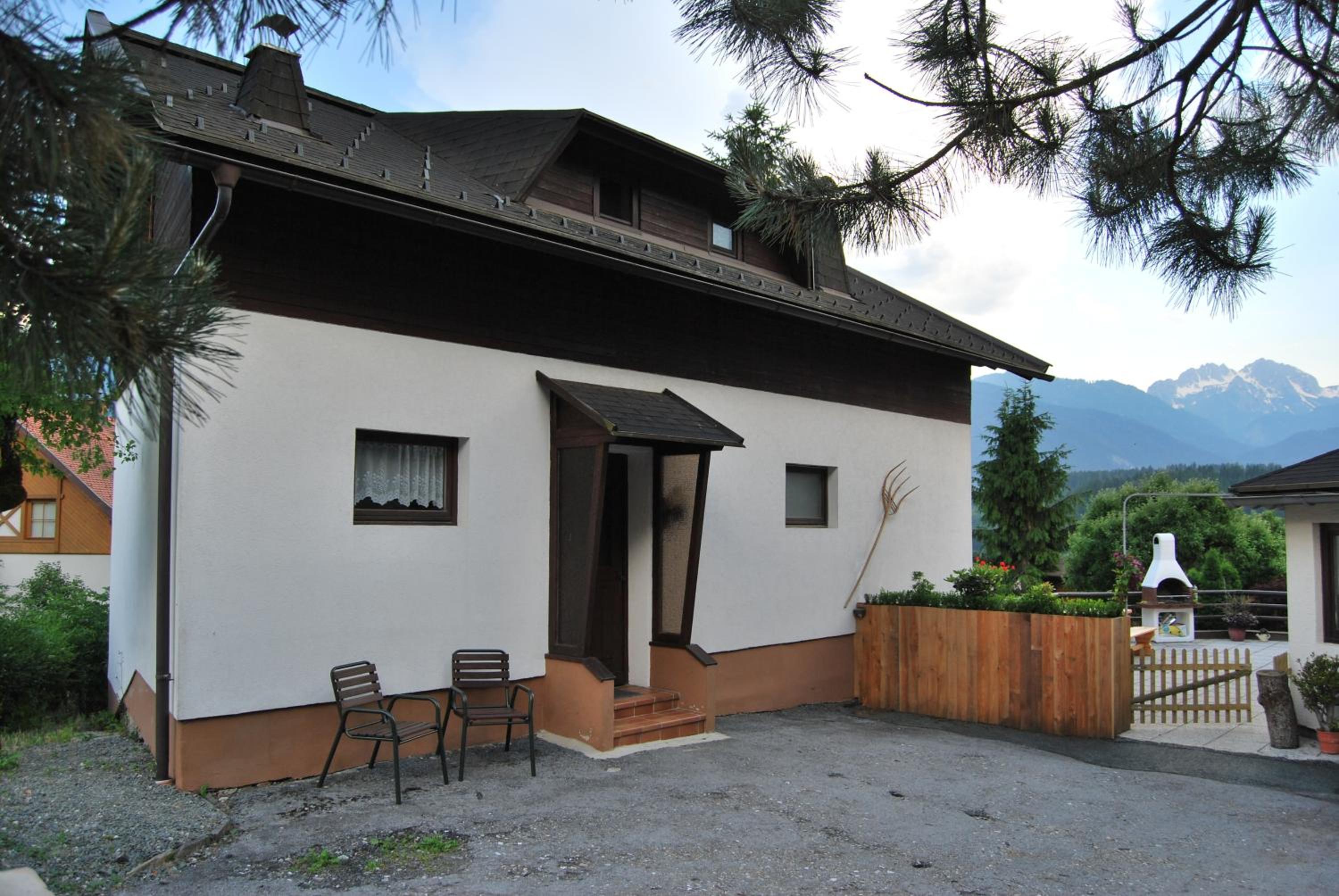 Three-Bedroom House photo 2