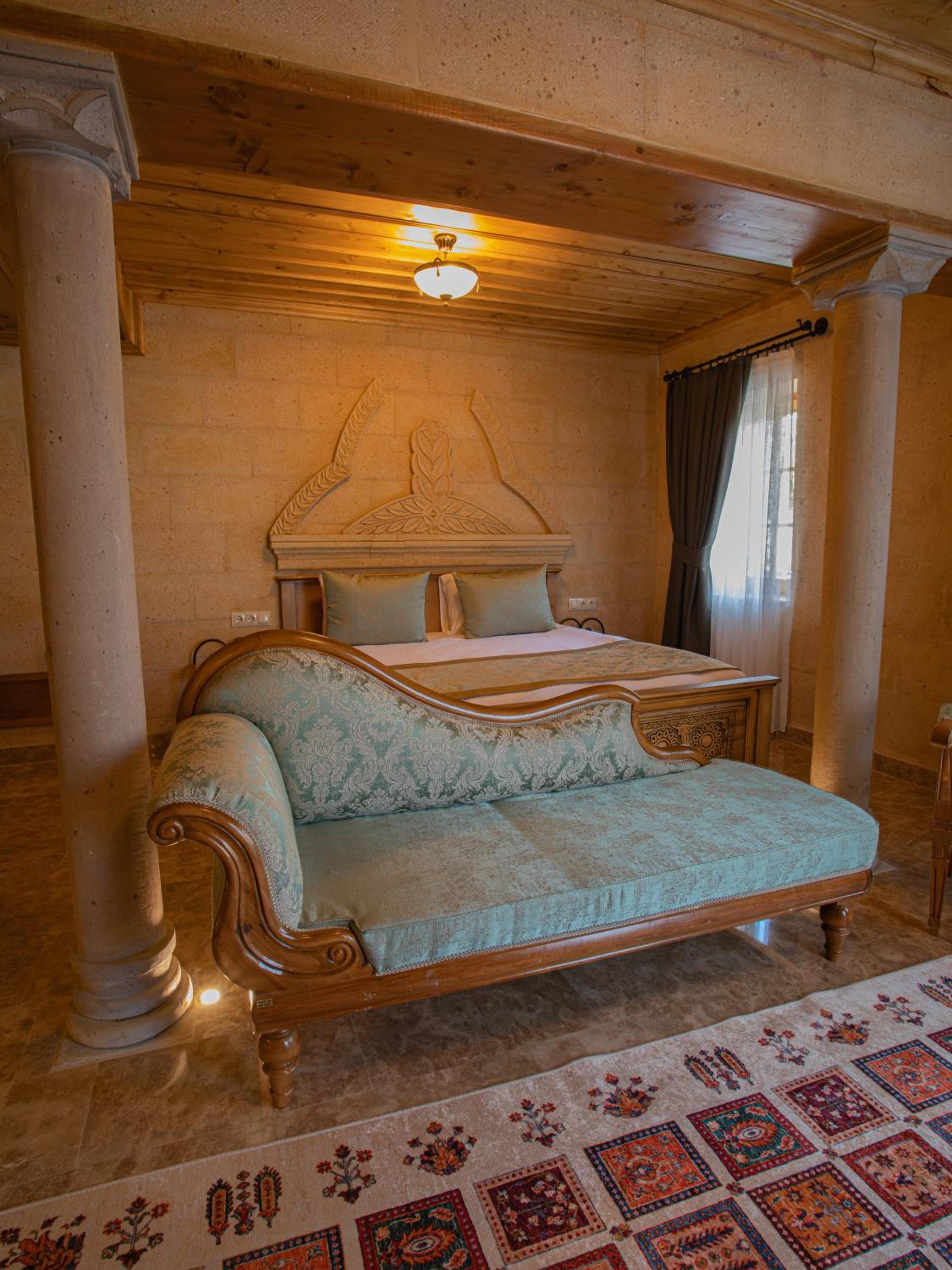 Stone King Suite with Spa Bath - Photo 7