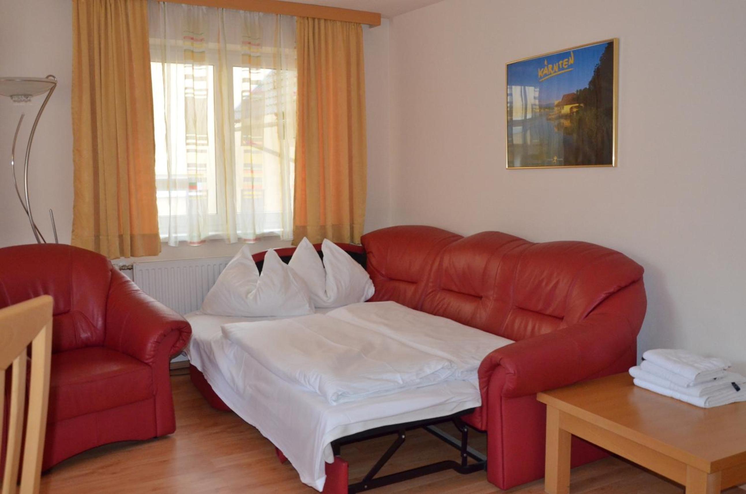 Apartment with Balcony photo 2