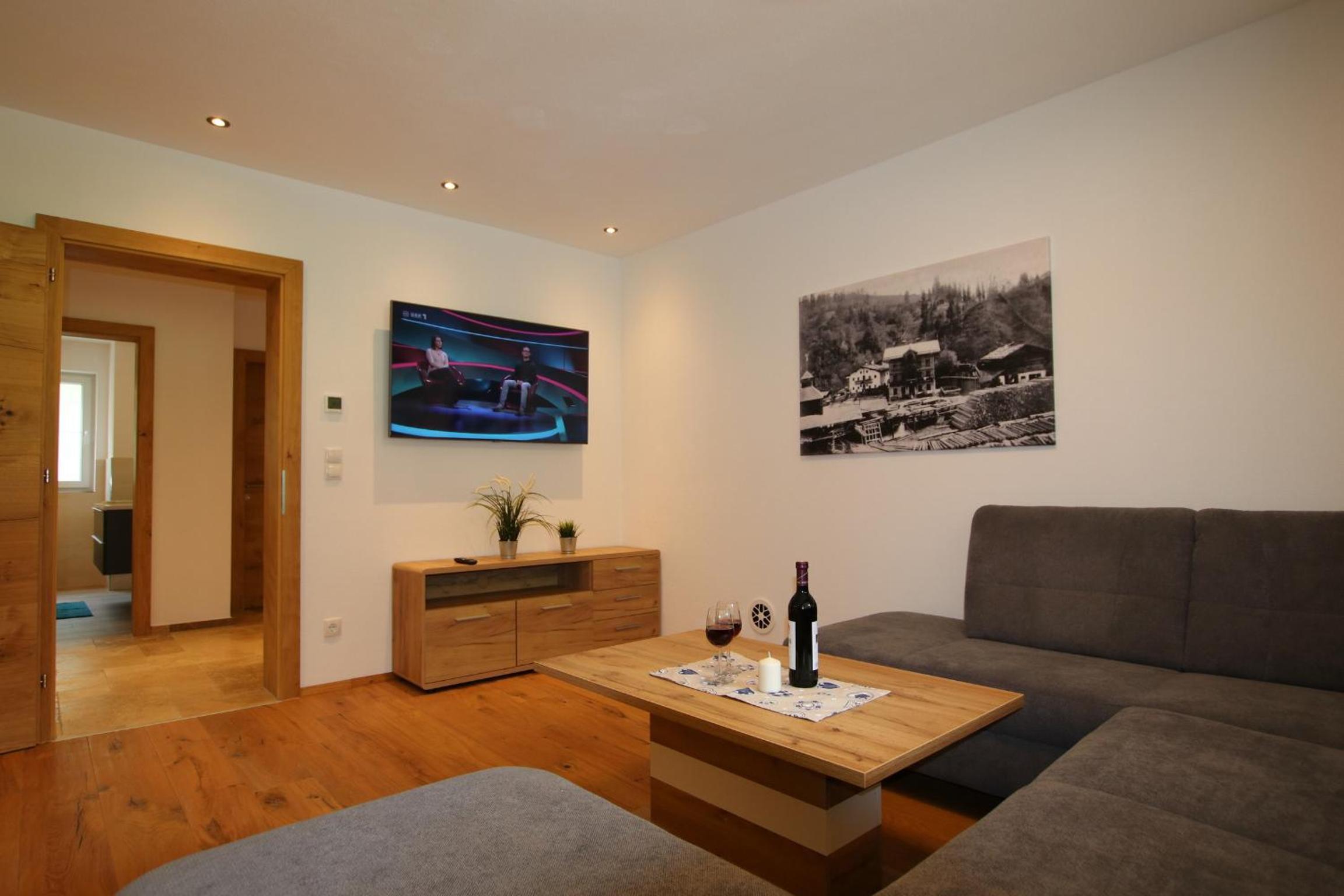 Apartment photo 2