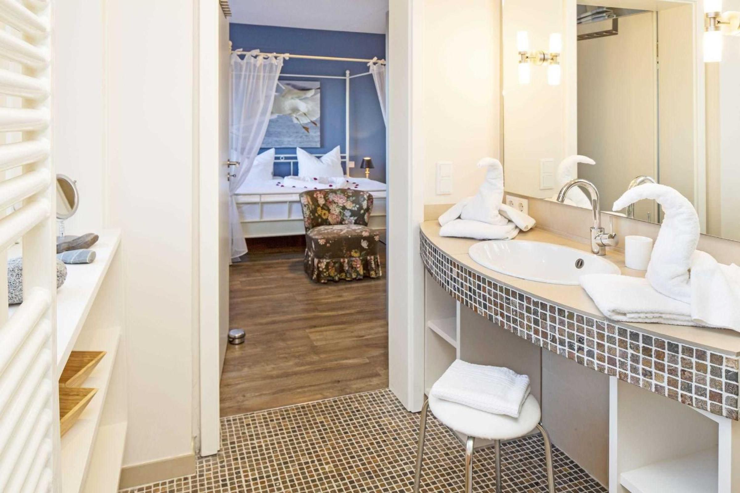 One-Bedroom Apartment with Terrace photo 2