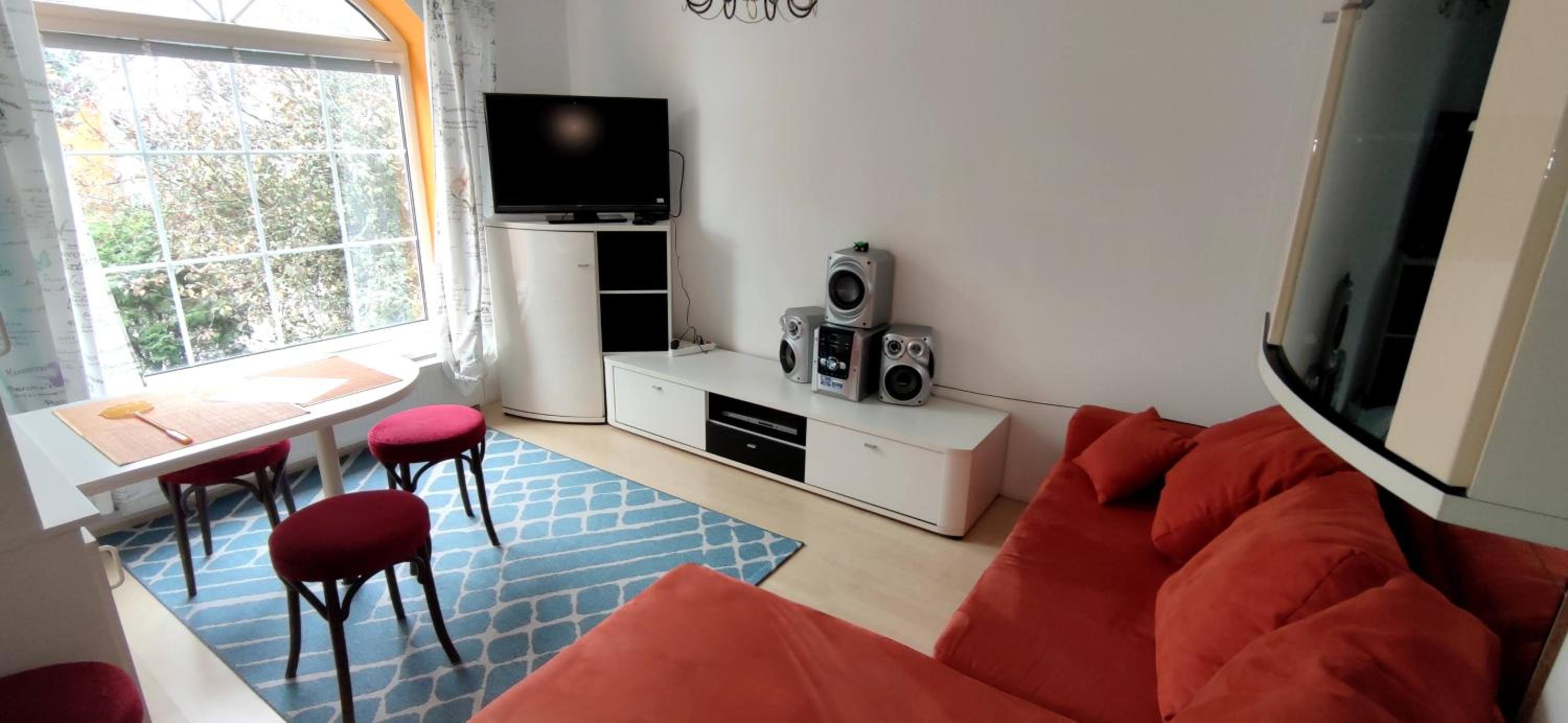 Five-Bedroom House photo 1
