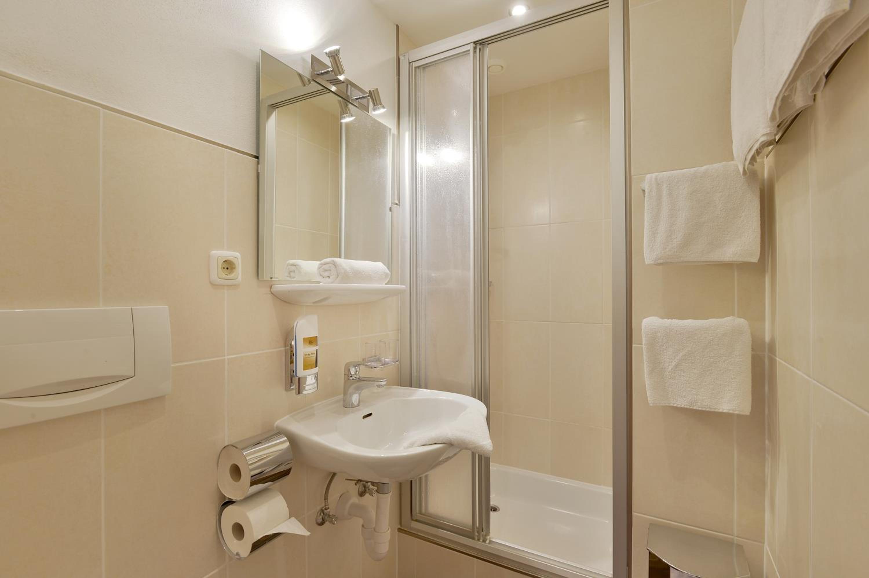 Double Room - Photo 2