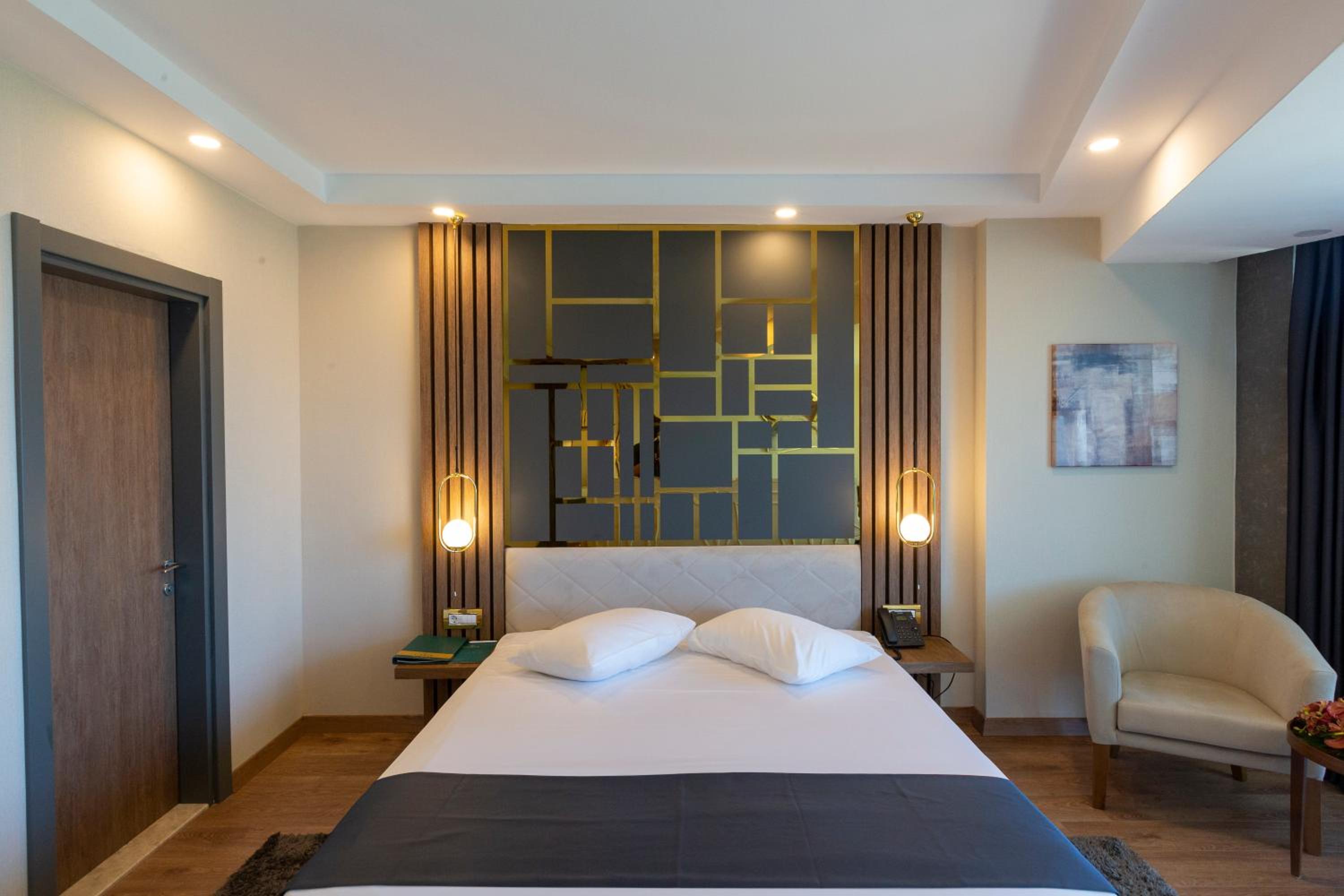 Premium Deluxe Room with Lake View