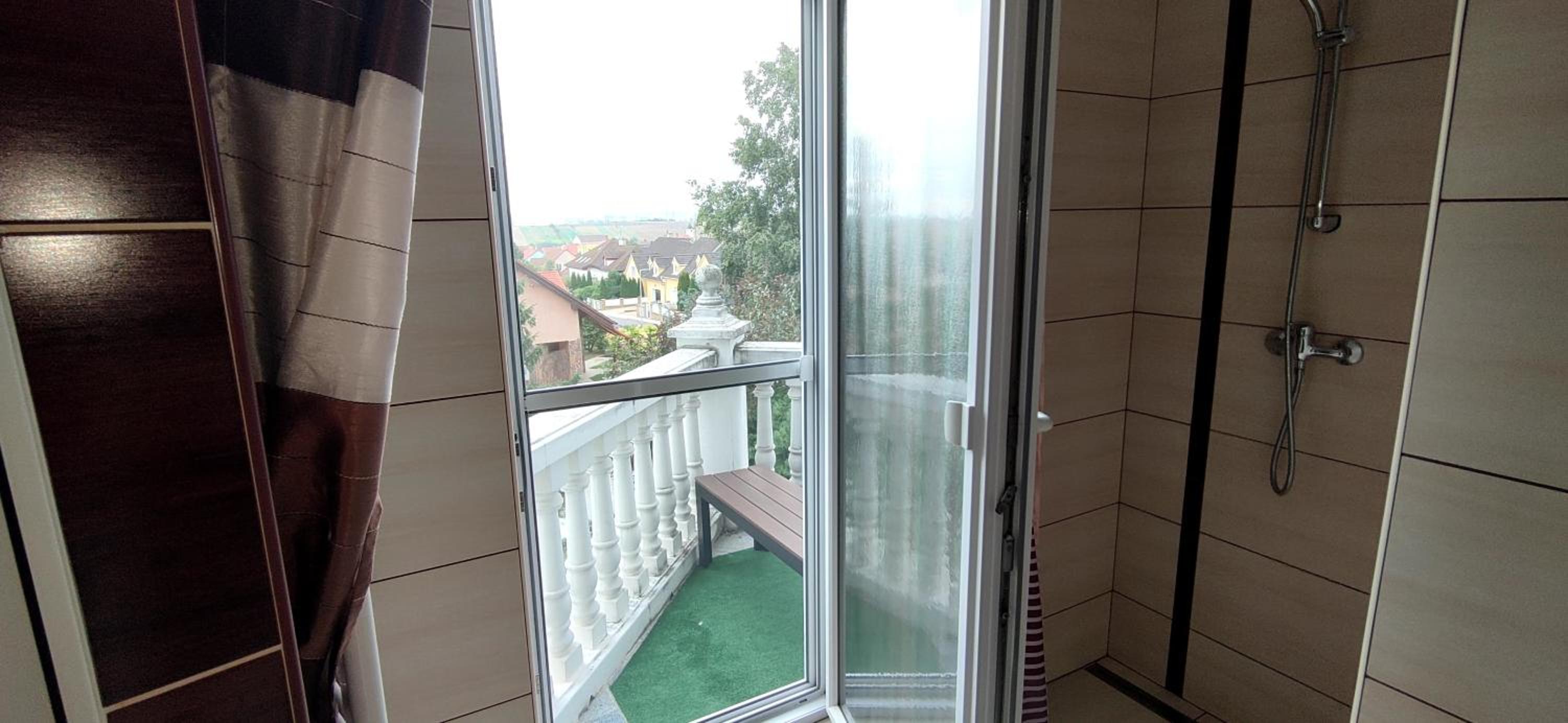 Deluxe Double Room With Shower photo 2
