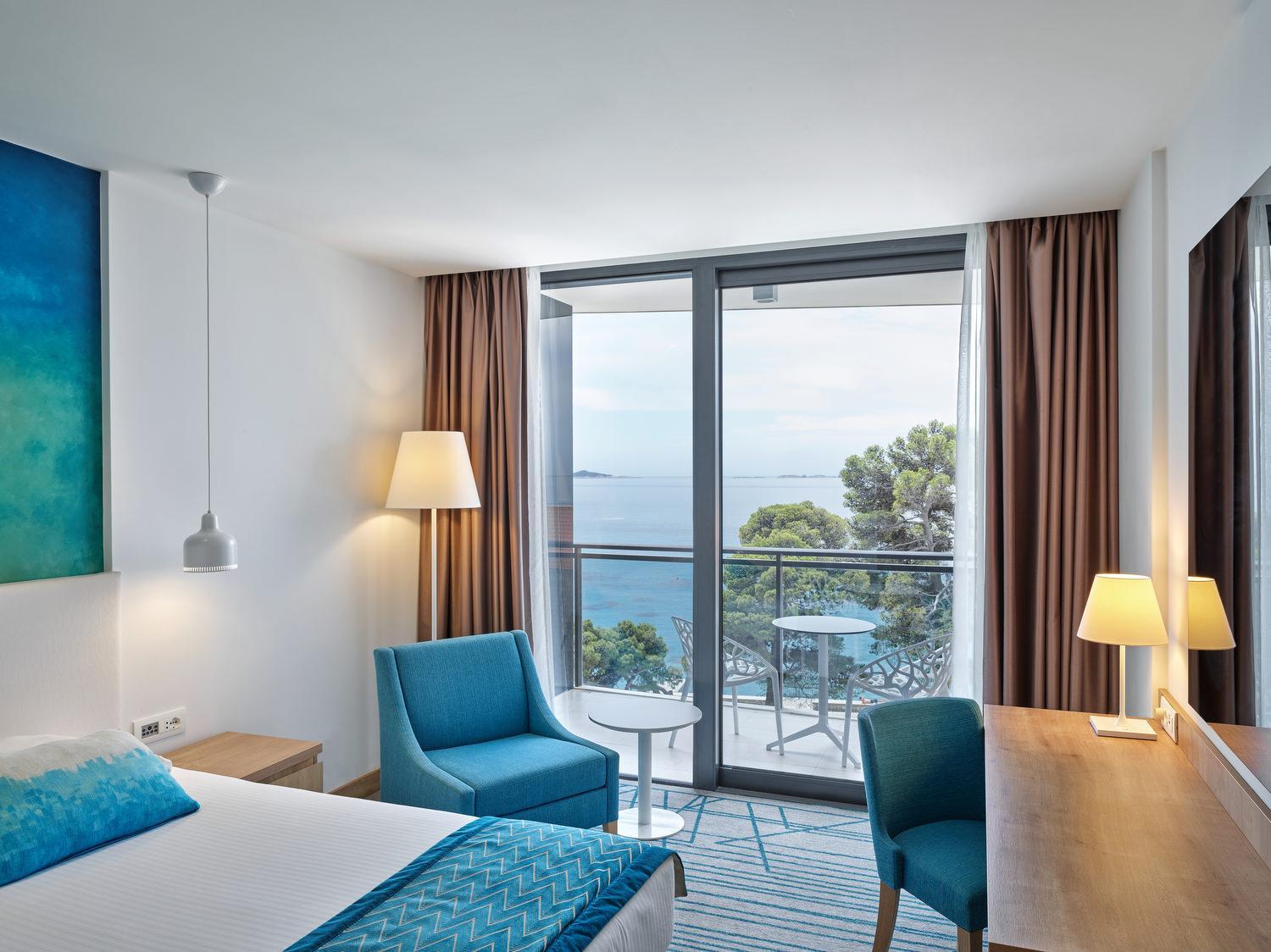 Deluxe Zimmer mit Balkon und Meerblick