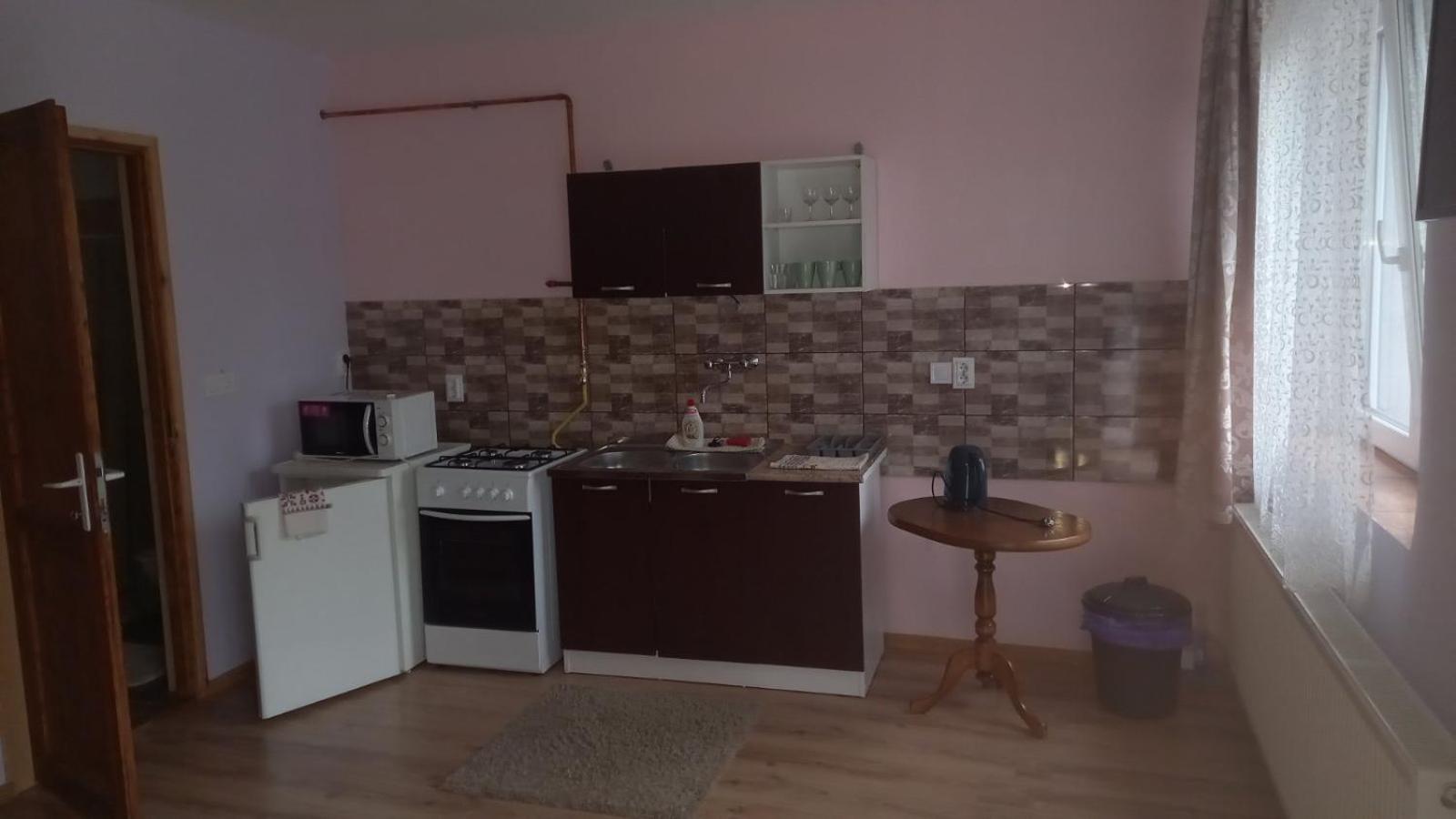 One-Bedroom Apartment with Garden View photo 2