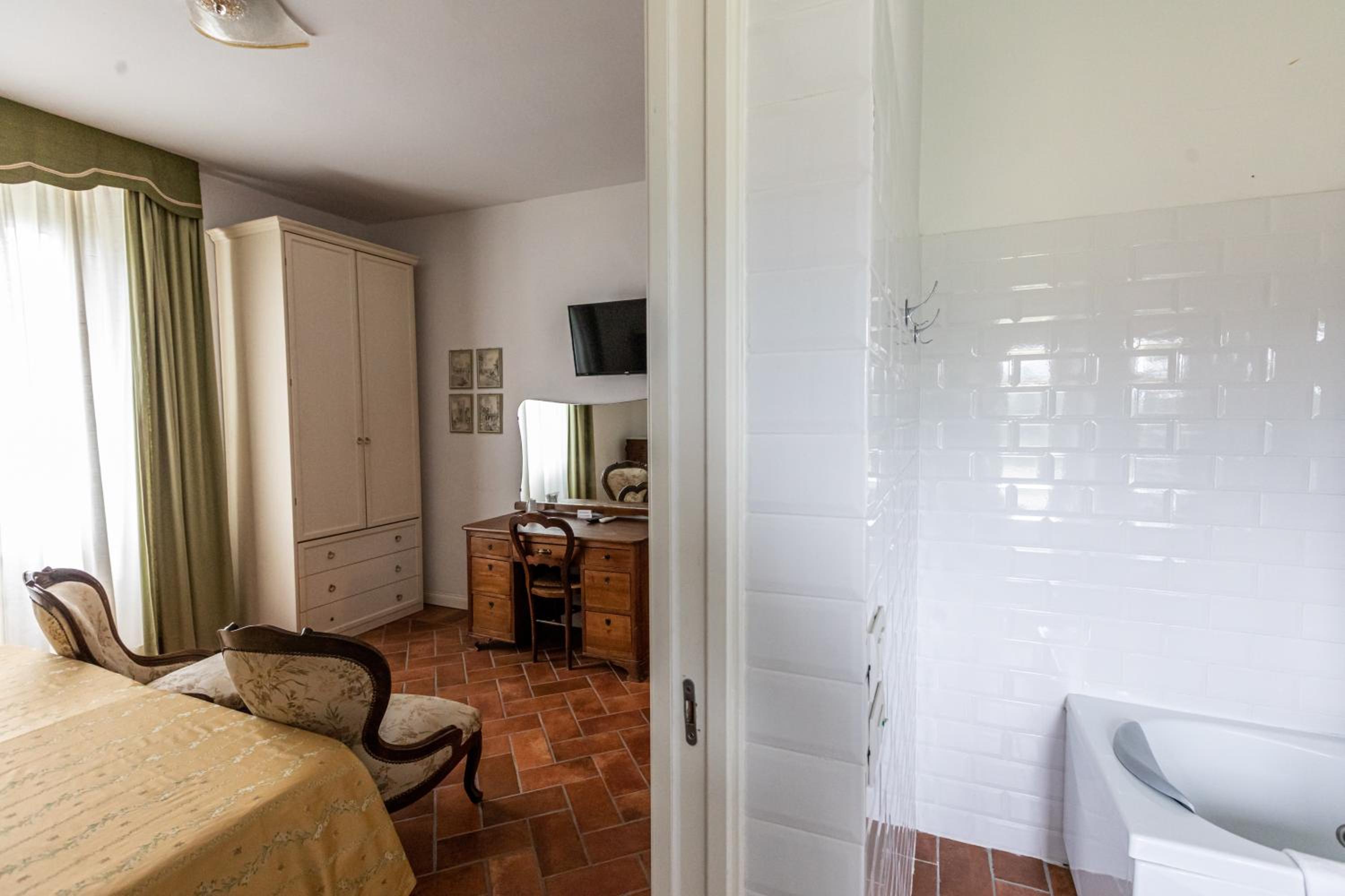 Double or Twin Room photo 2