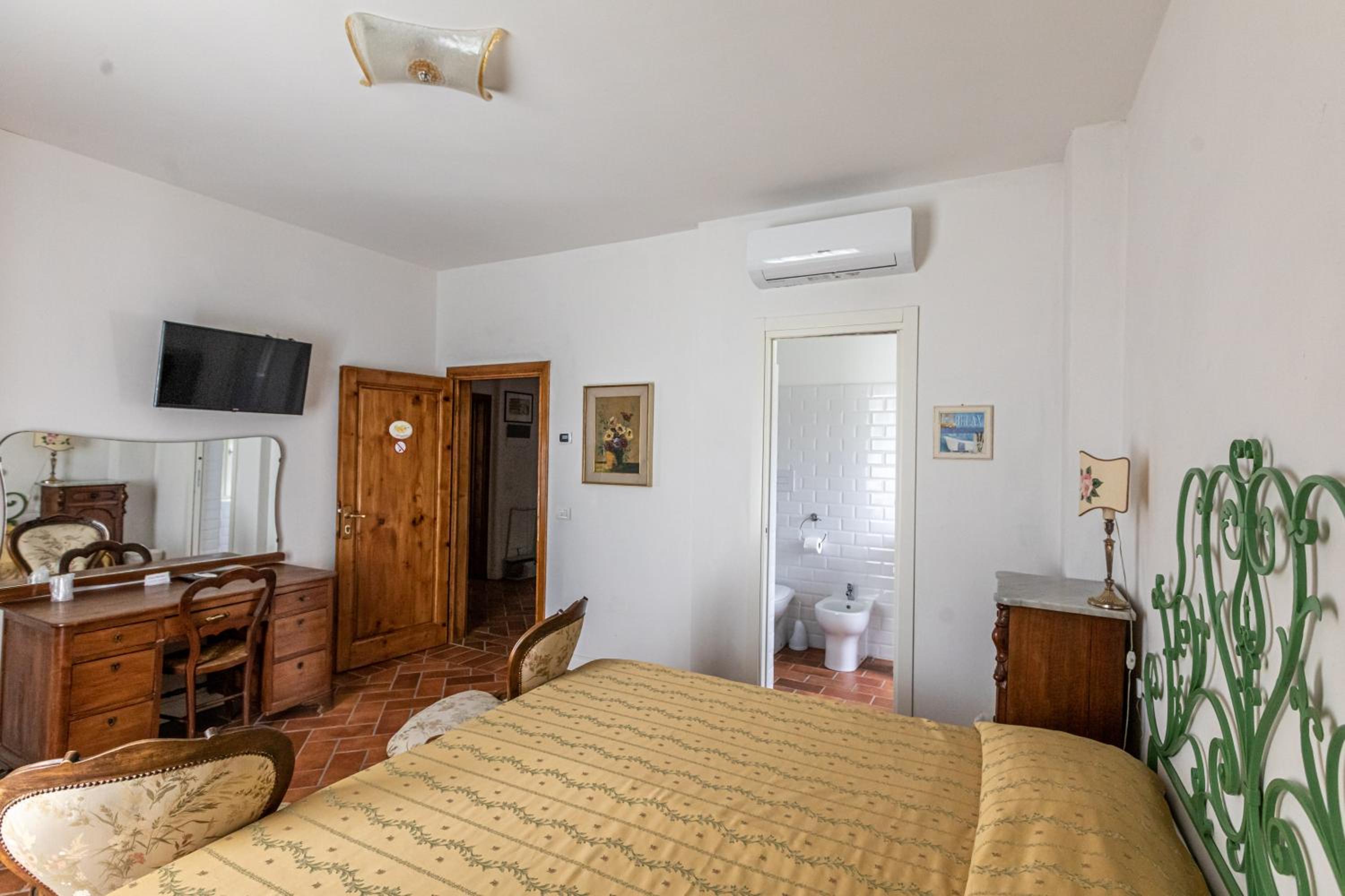 Double or Twin Room photo 1