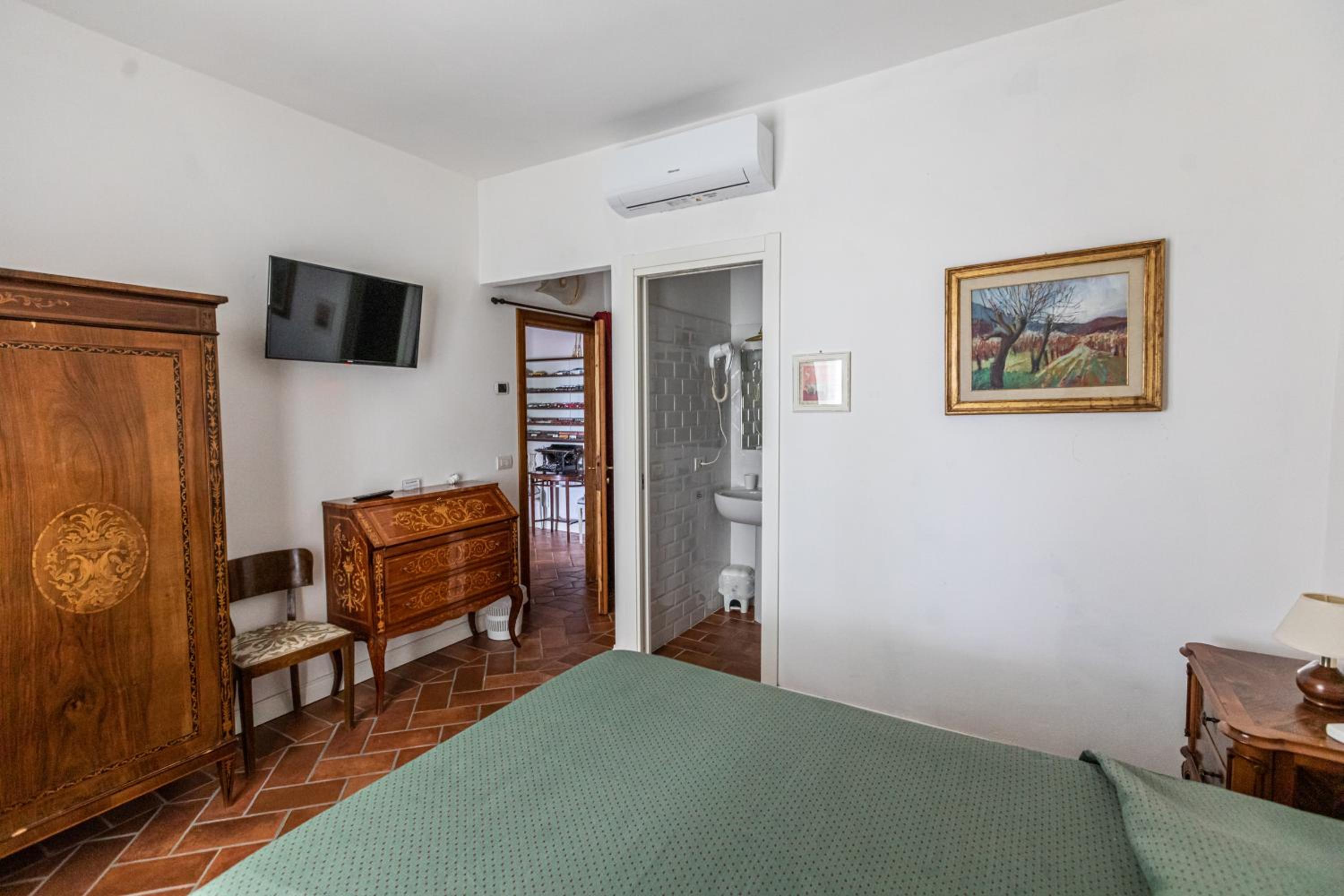 Single Room photo 3