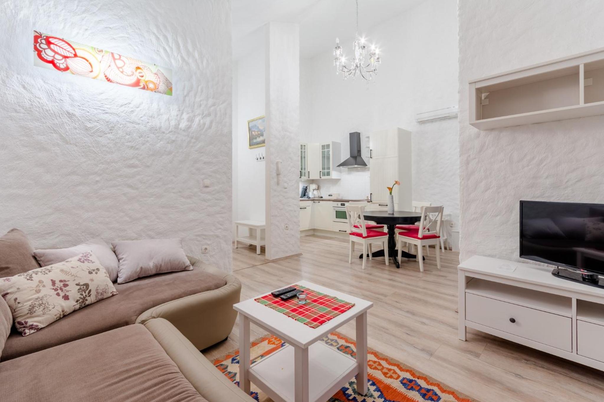 Two-Bedroom Apartment with Terrace and Sea View photo 2