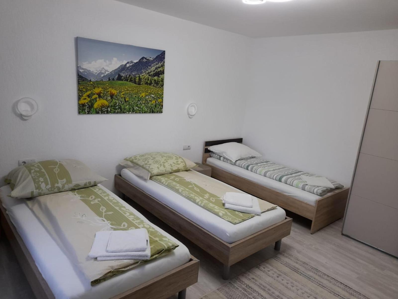 Standard Triple Room - Photo 1