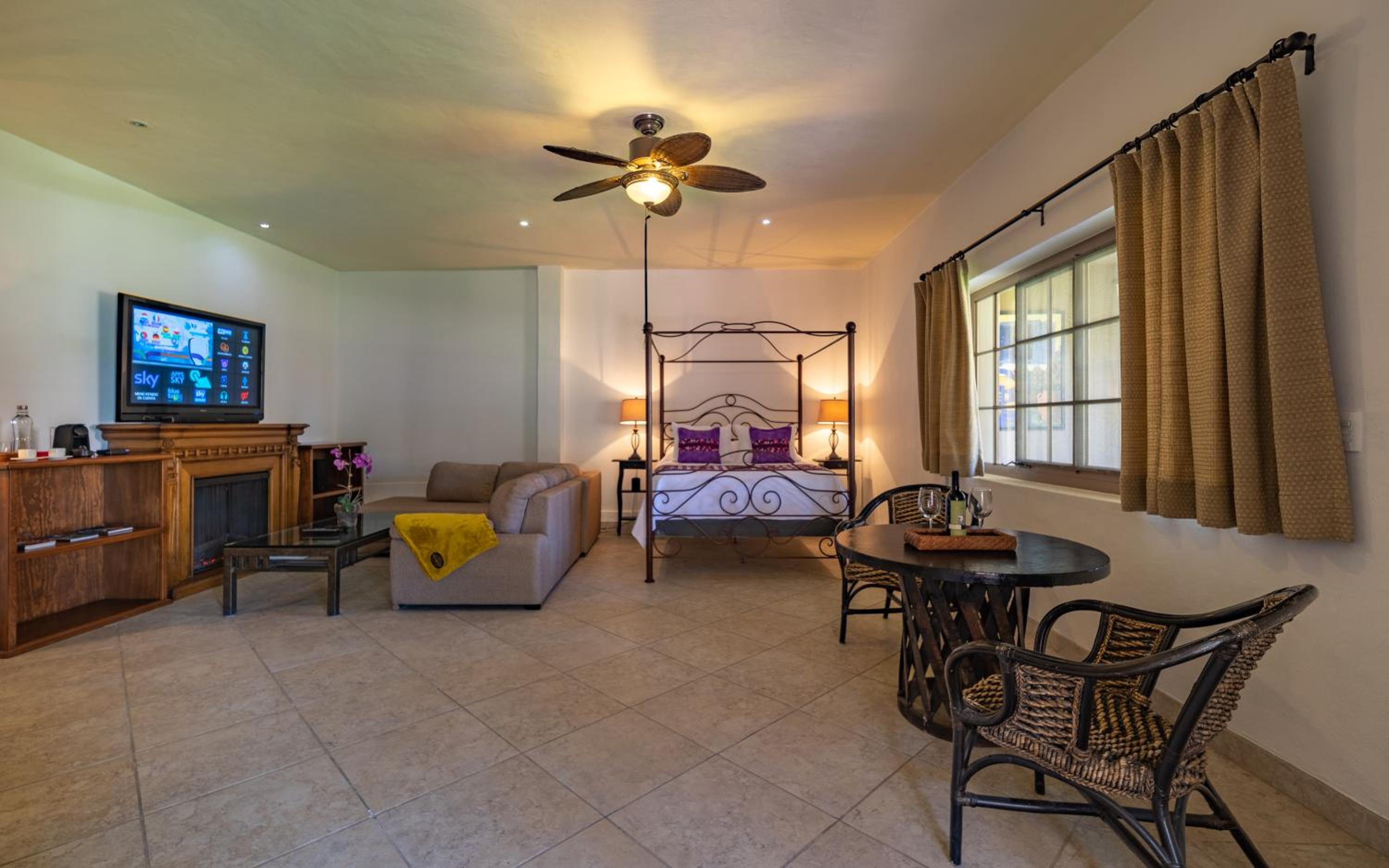 Standard Suite - Photo 1