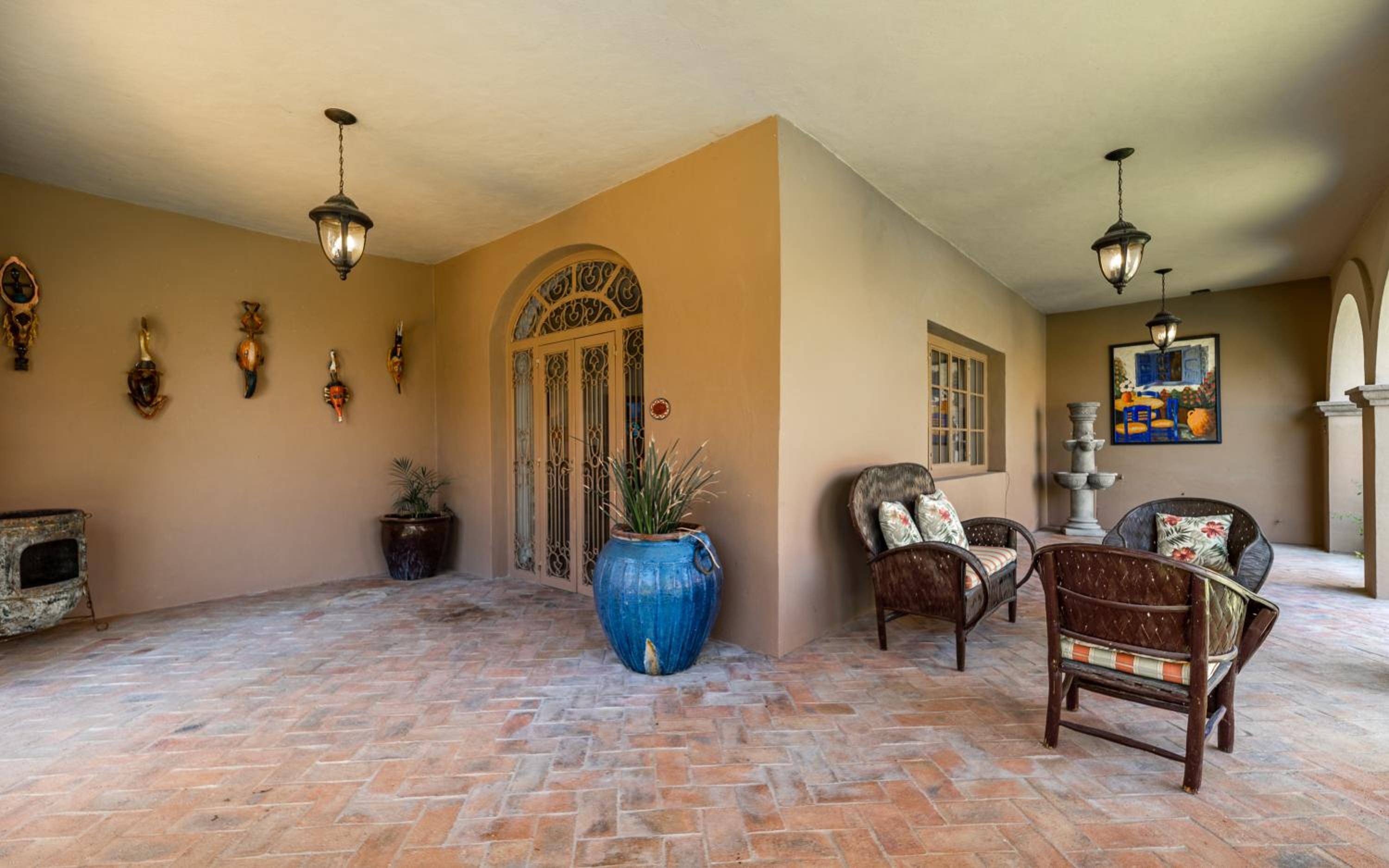 Standard Suite - Photo 15