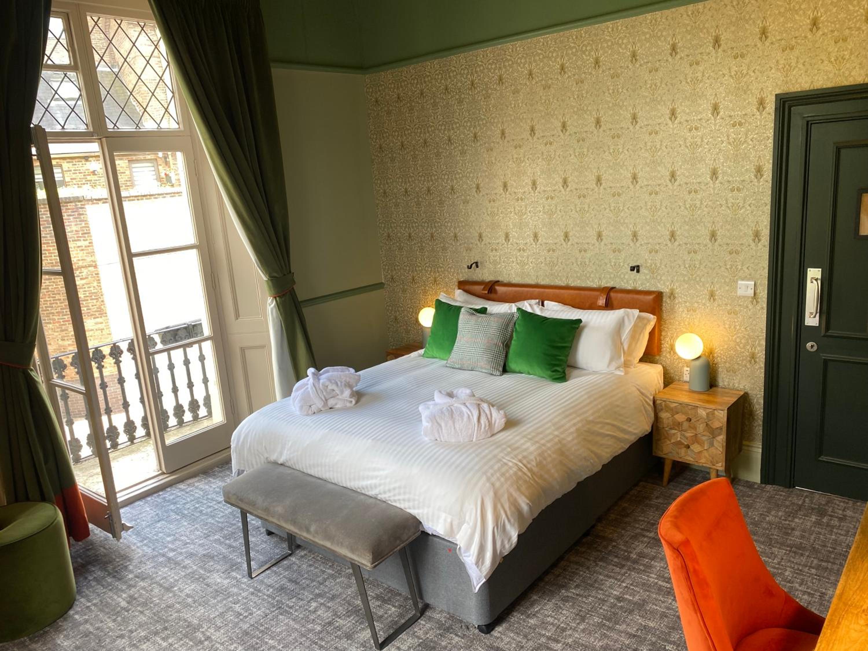 Superior King Room photo 2