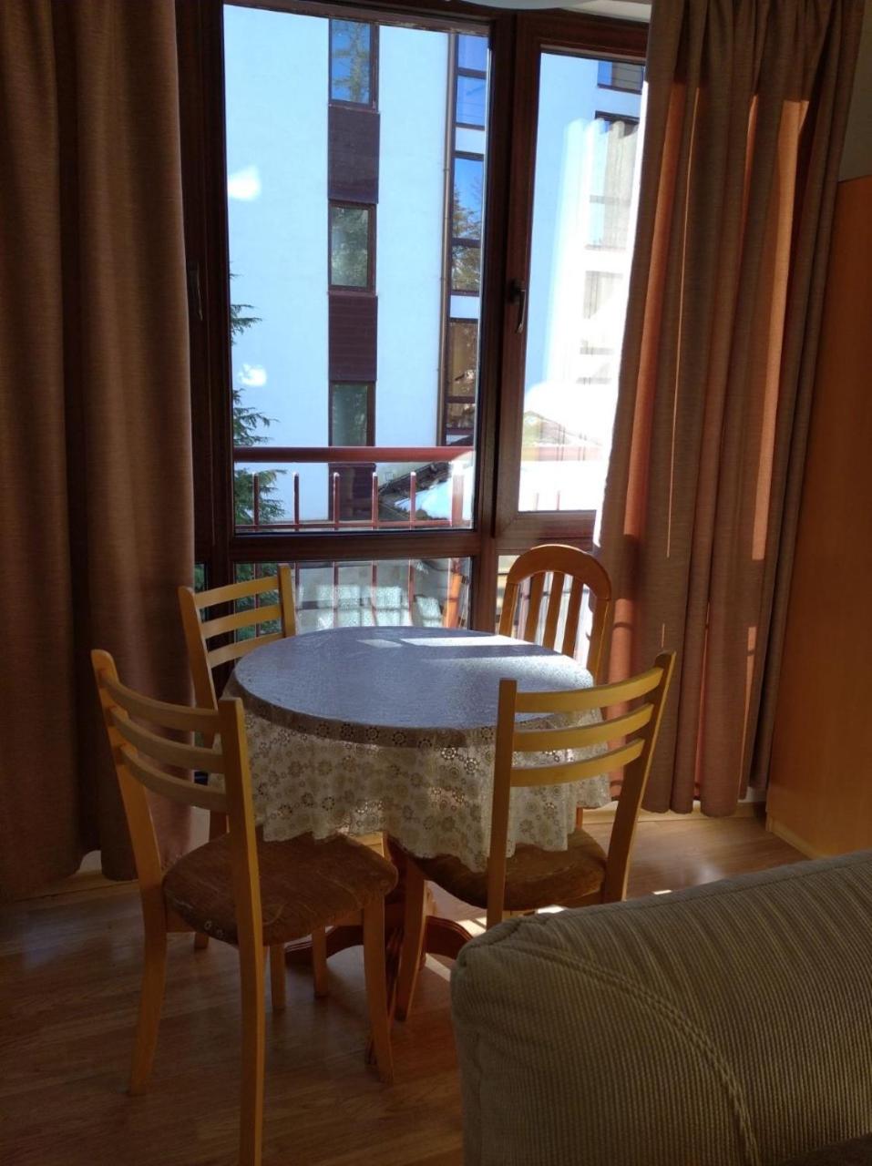 One-Bedroom Apartment - Photo 3