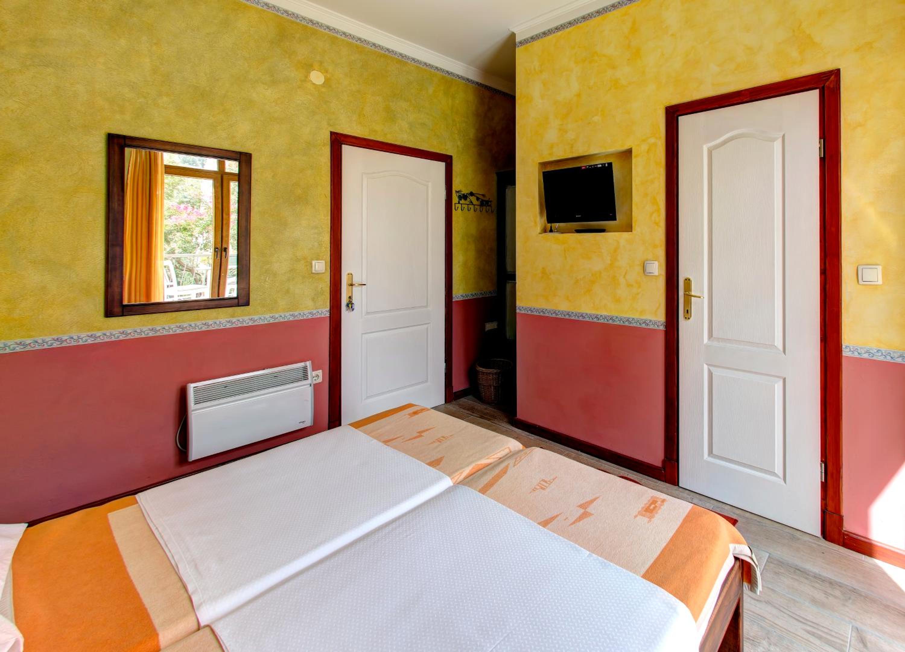 Double Room with Balcony photo 3