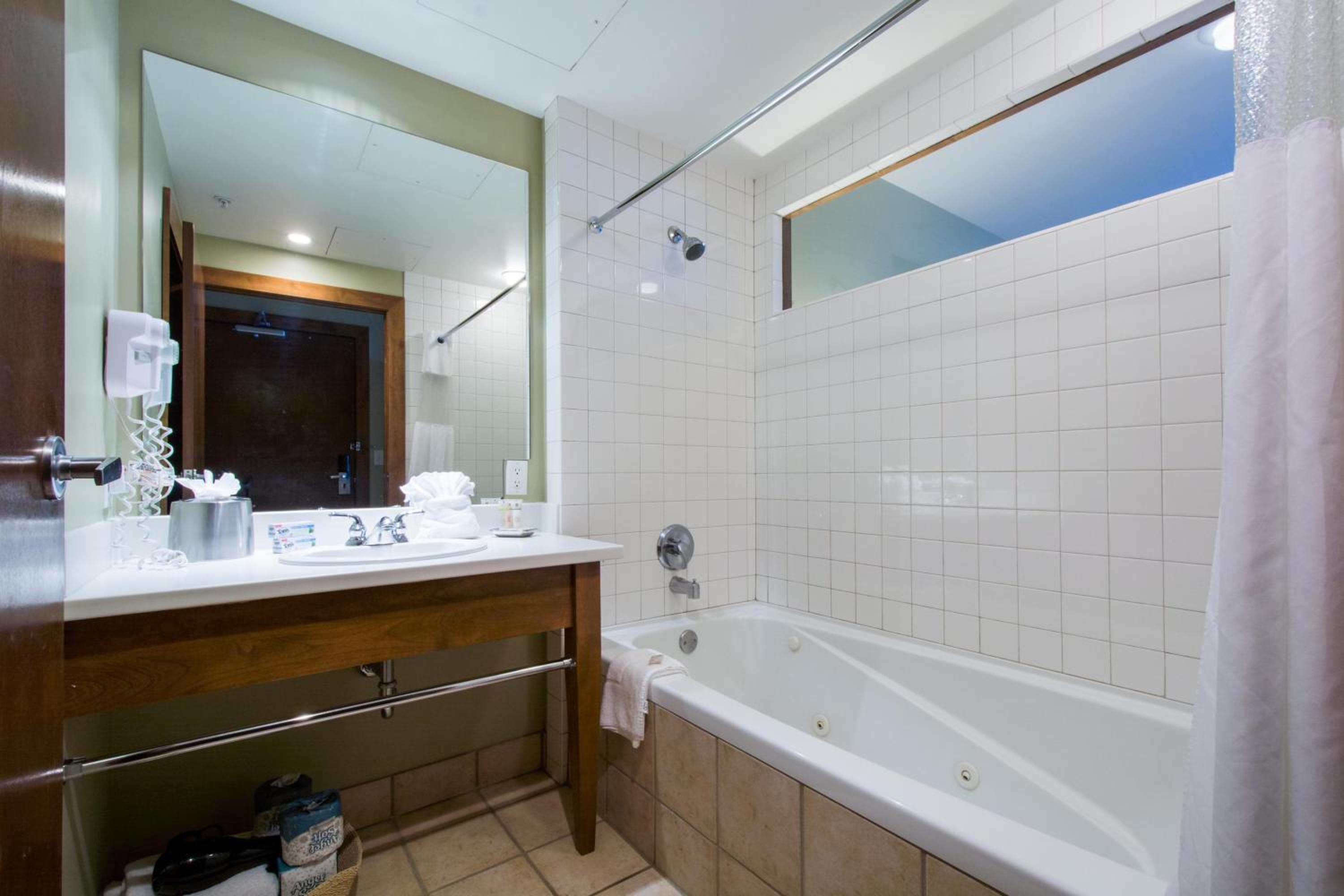 Deluxe Quadruple Room - Photo 10