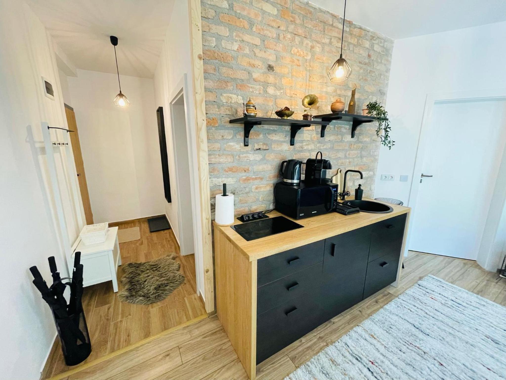 One-Bedroom Apartment - Photo 7