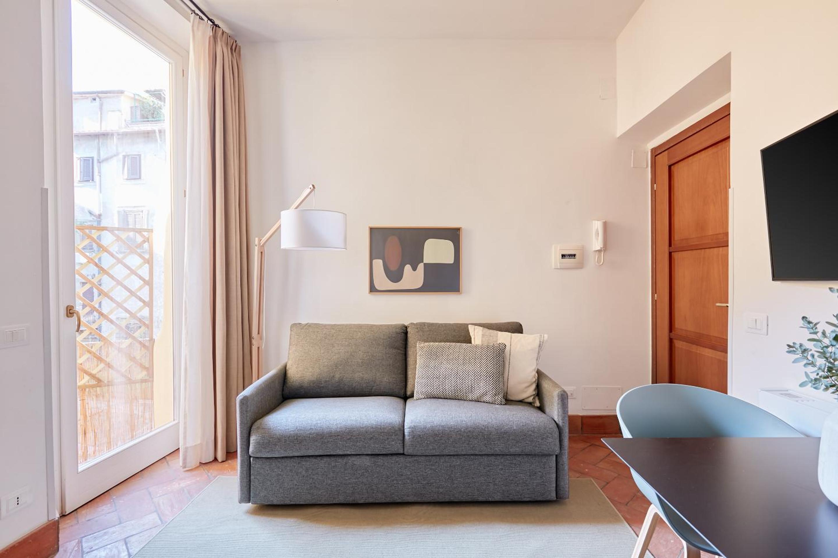 One-Bedroom Apartment With Balcony photo 1