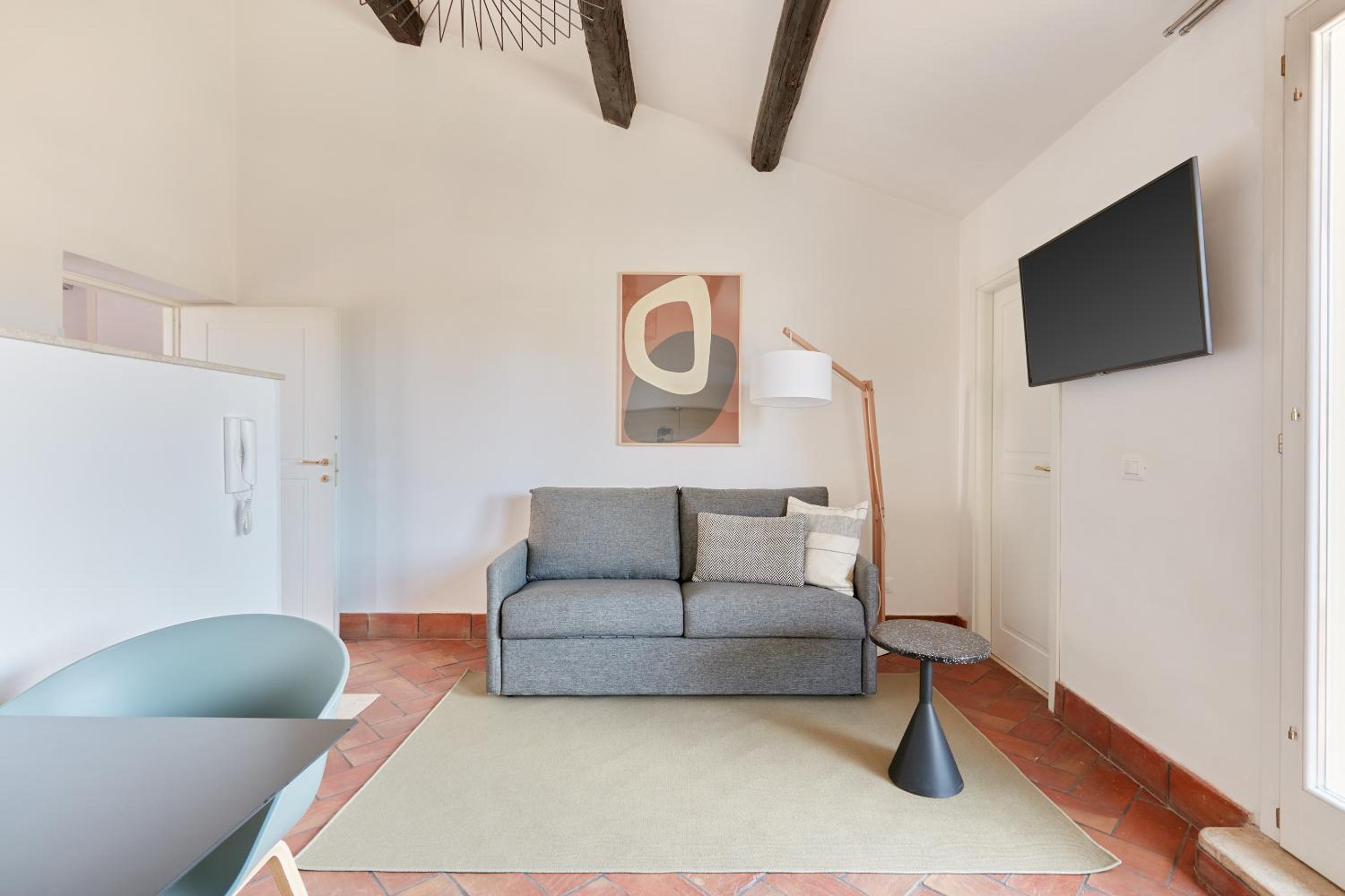 One-Bedroom Apartment With Terrace photo 1
