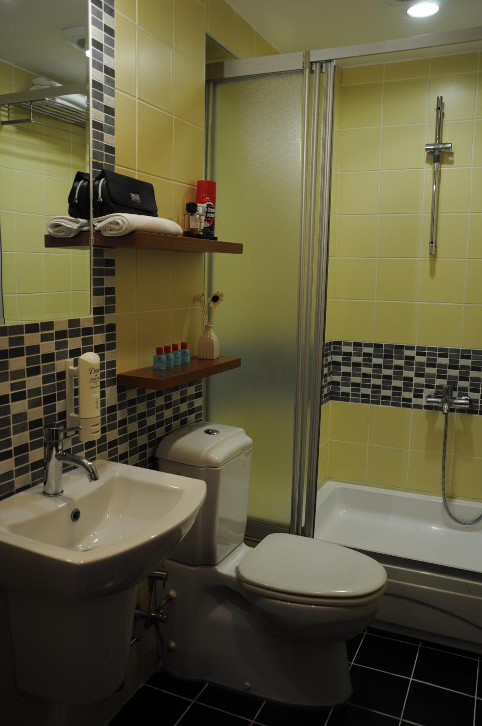 Standard Double or Twin Room photo 2