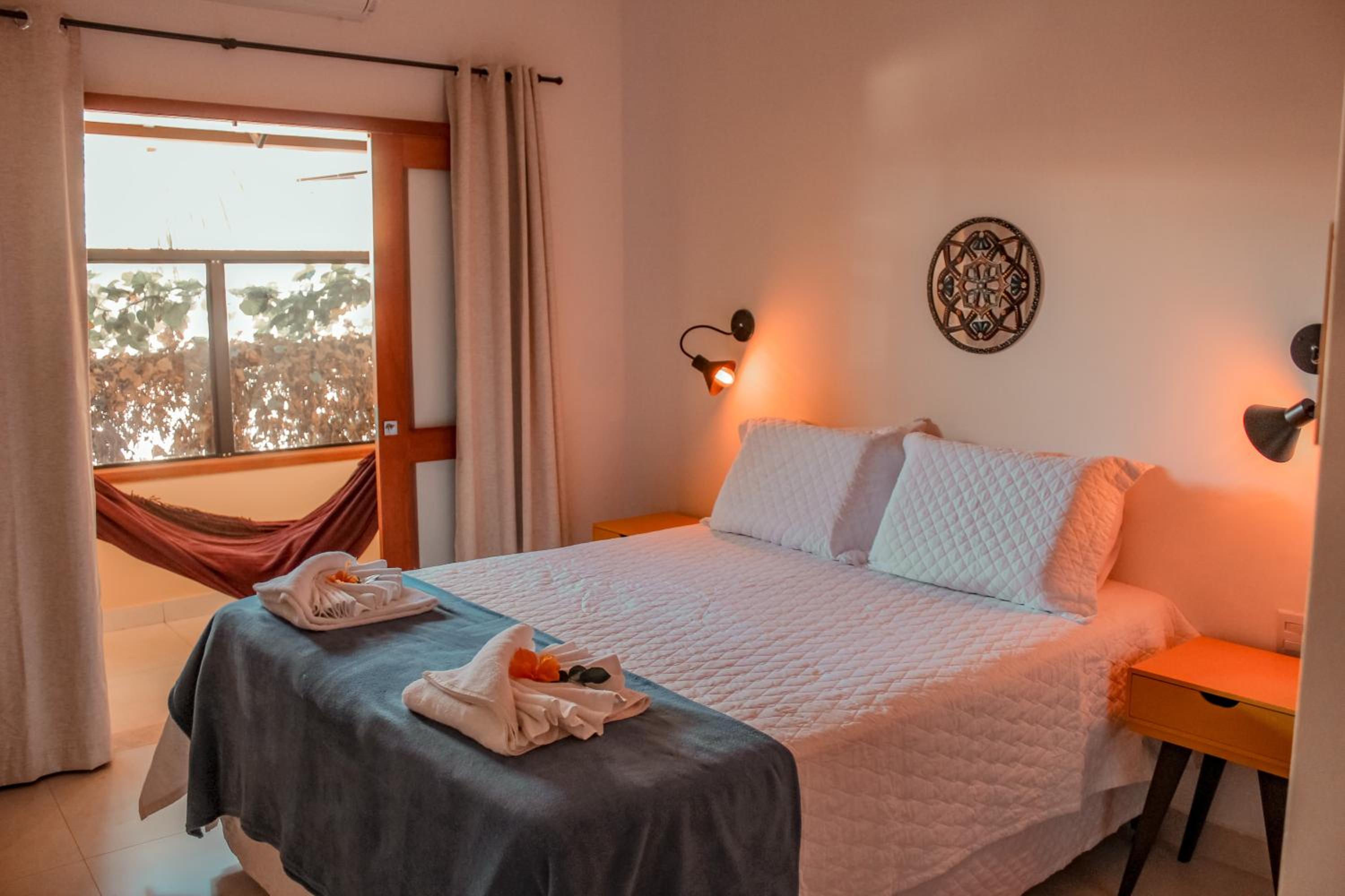 Double Room with Balcony - Photo 11