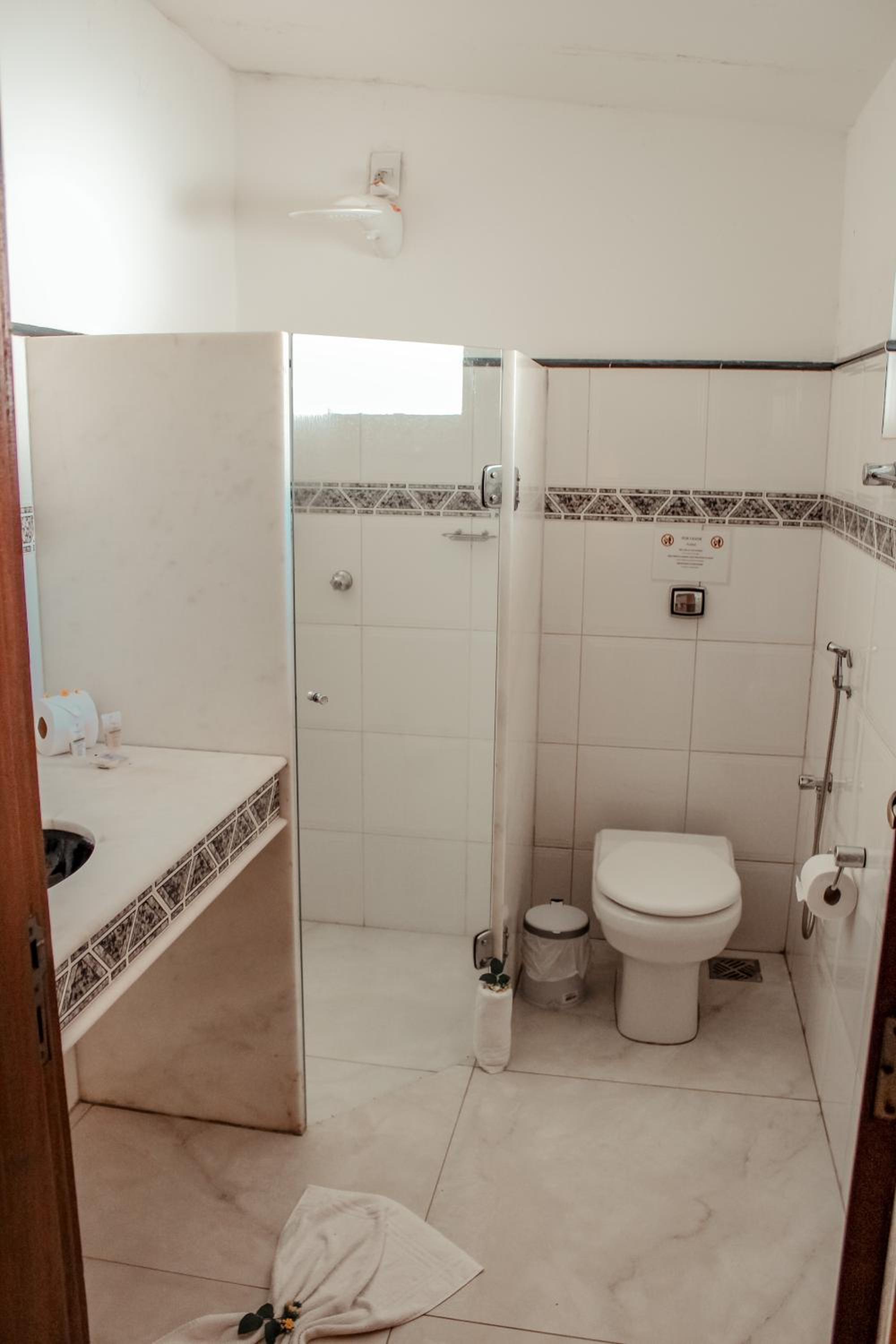 Double Room with Balcony - Photo 14