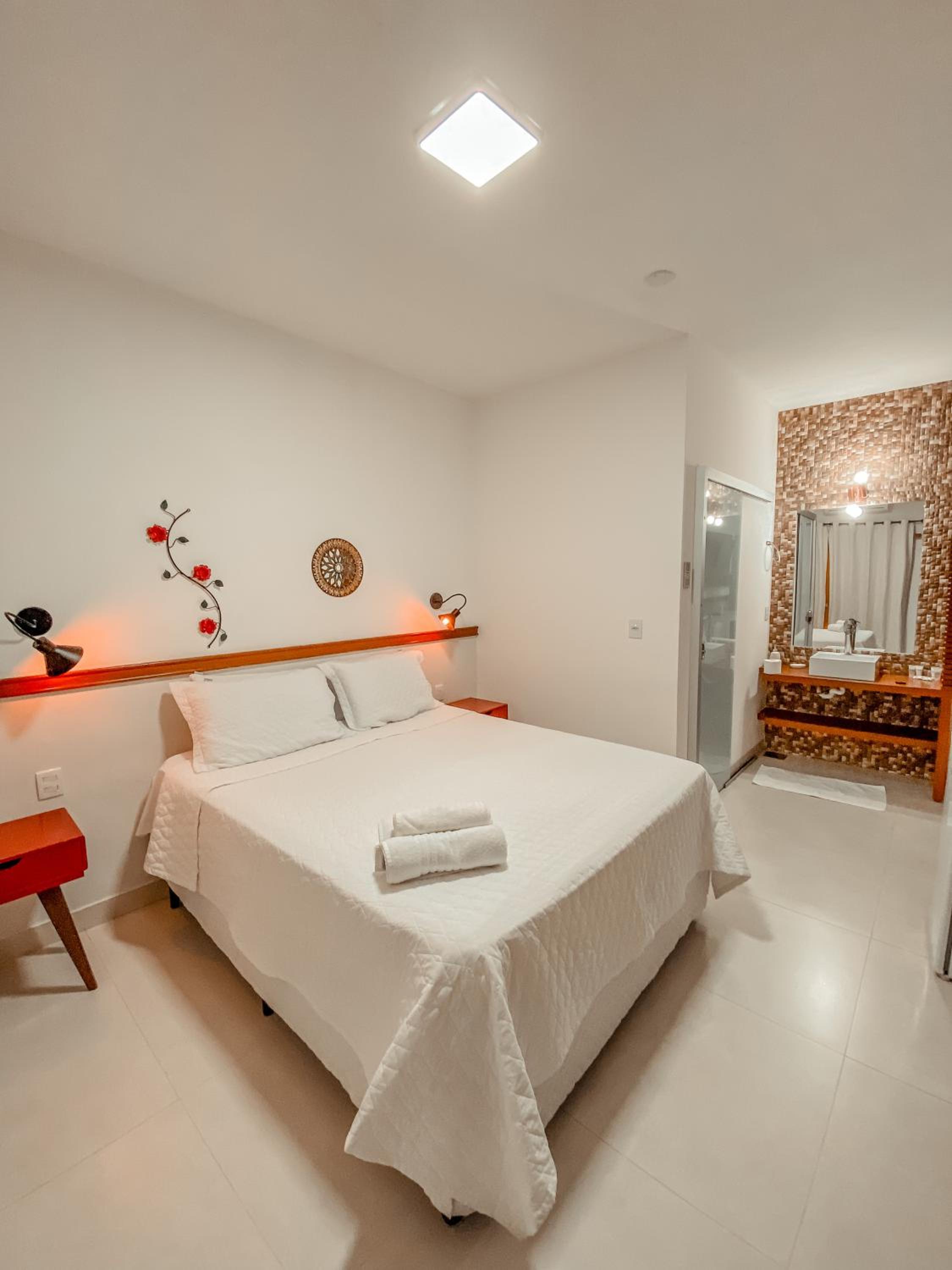 Double Room with Balcony - Photo 7