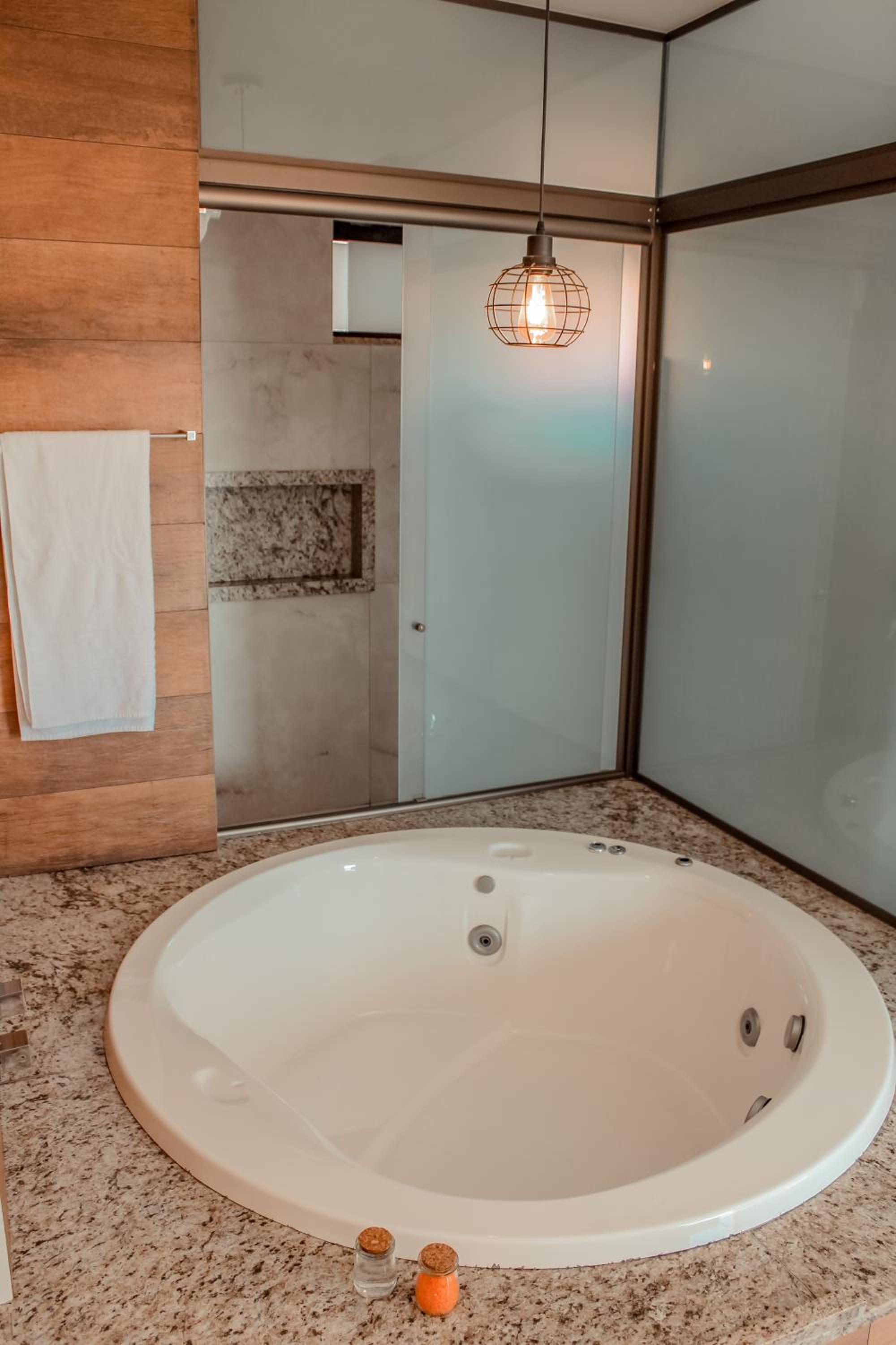 King Room with Spa Bath - Photo 31