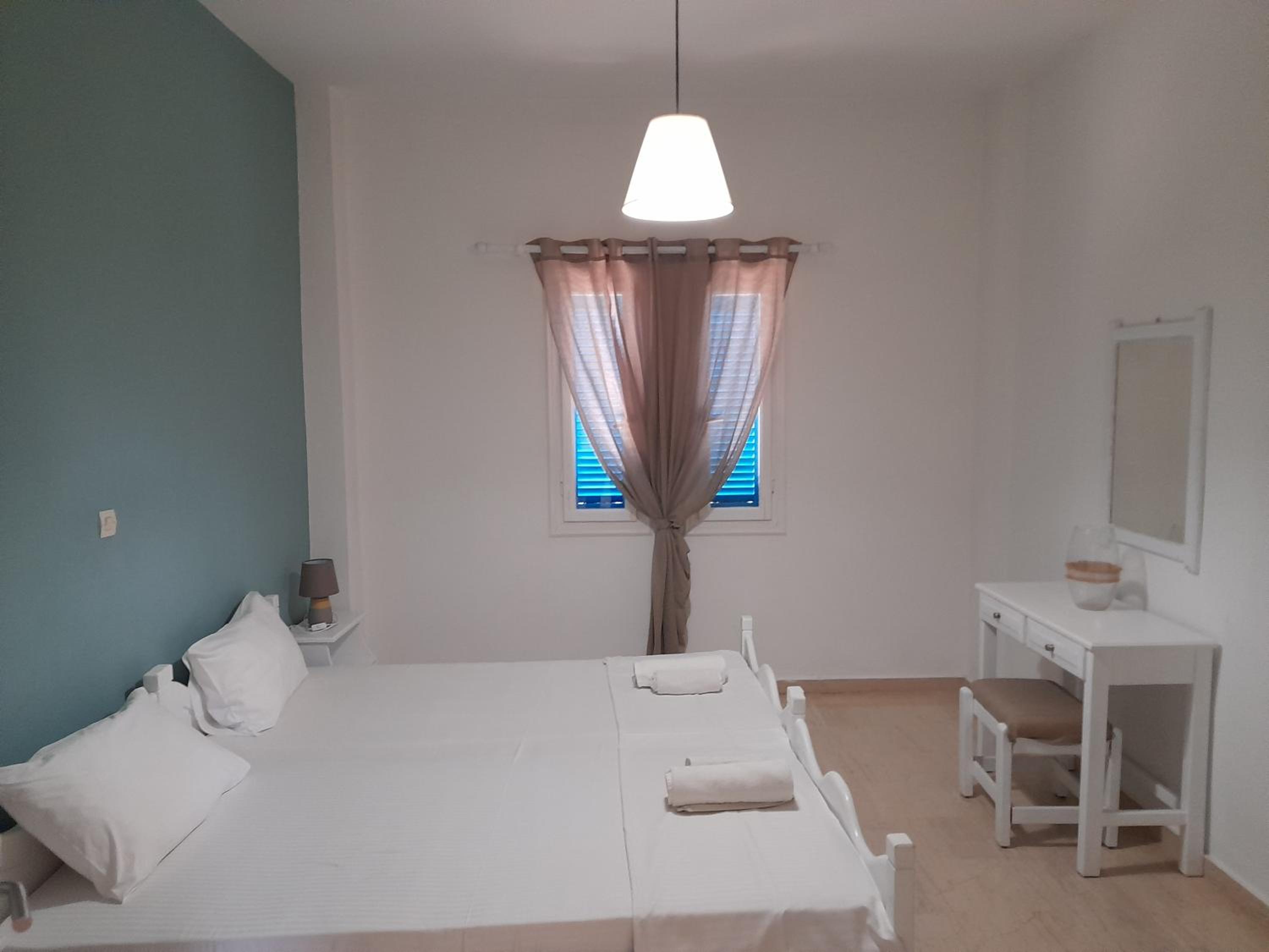 Basic Triple Room photo 1