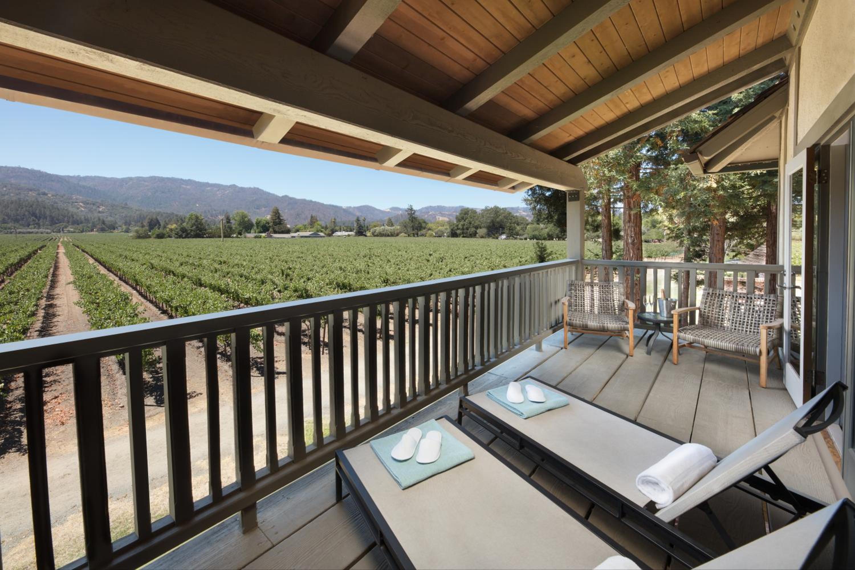 King Vineyard View Collection Suite - Photo 3