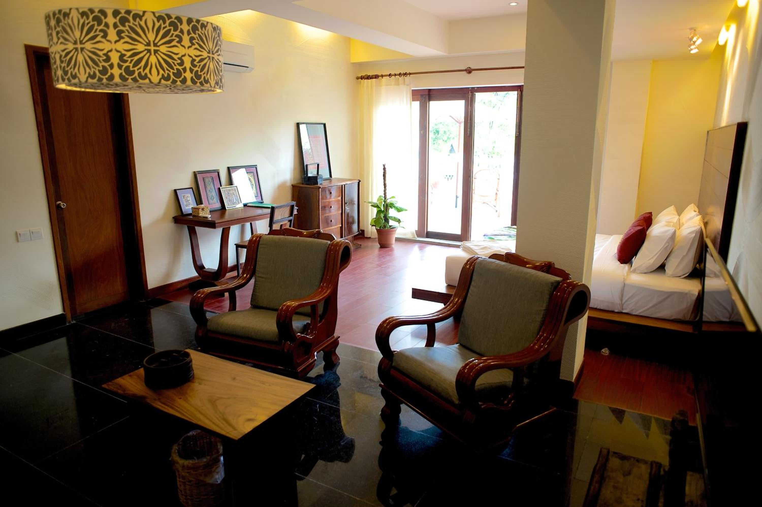 Suite with Balcony - Photo 3
