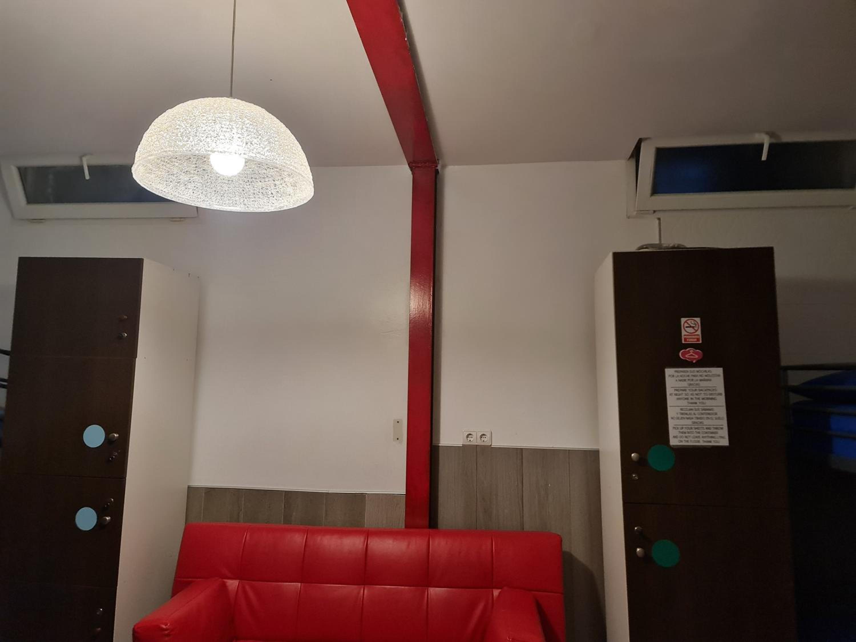 Cama en Dormitorio Mixto de 10 Camas