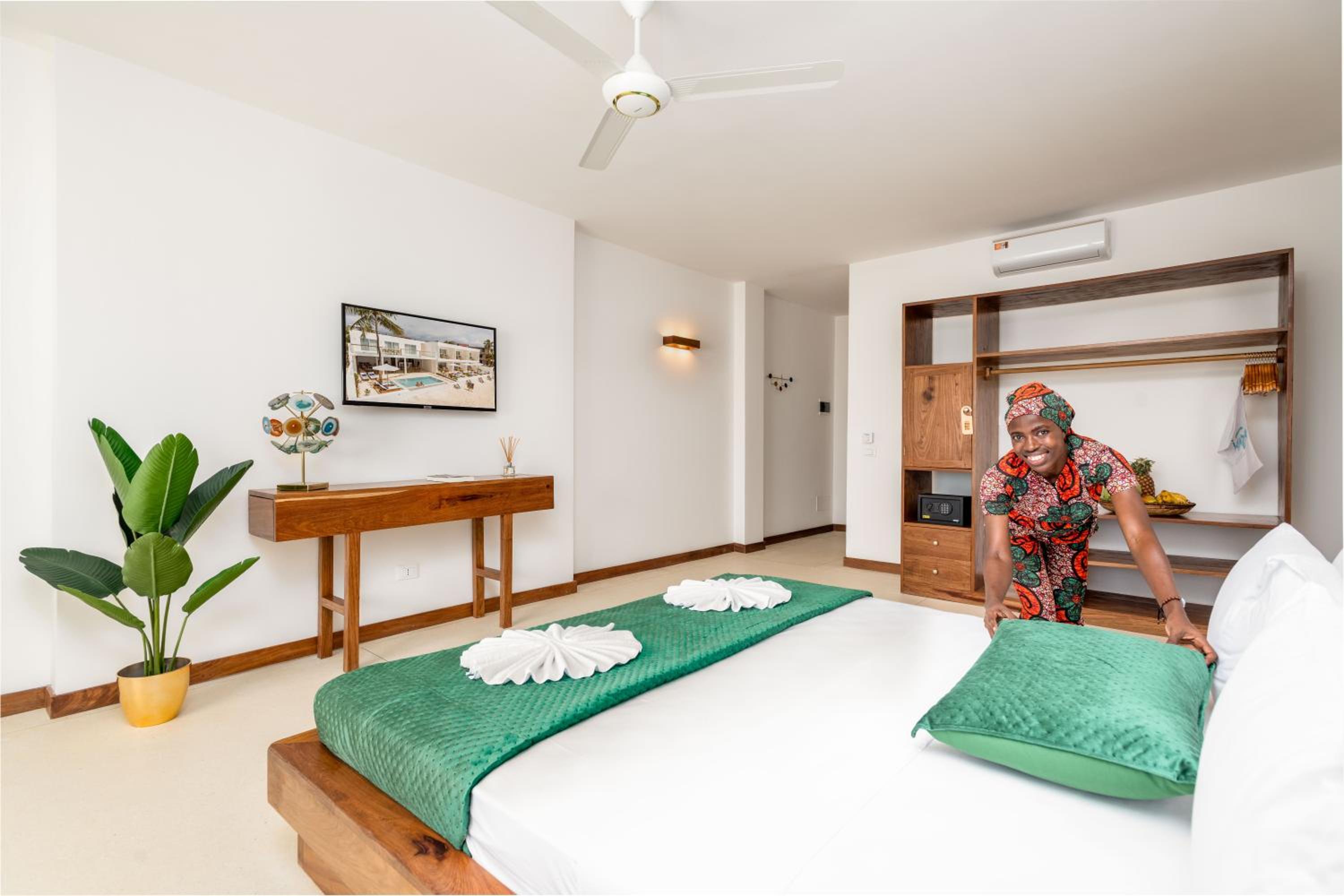 Deluxe Double Room with Balcony and Sea View