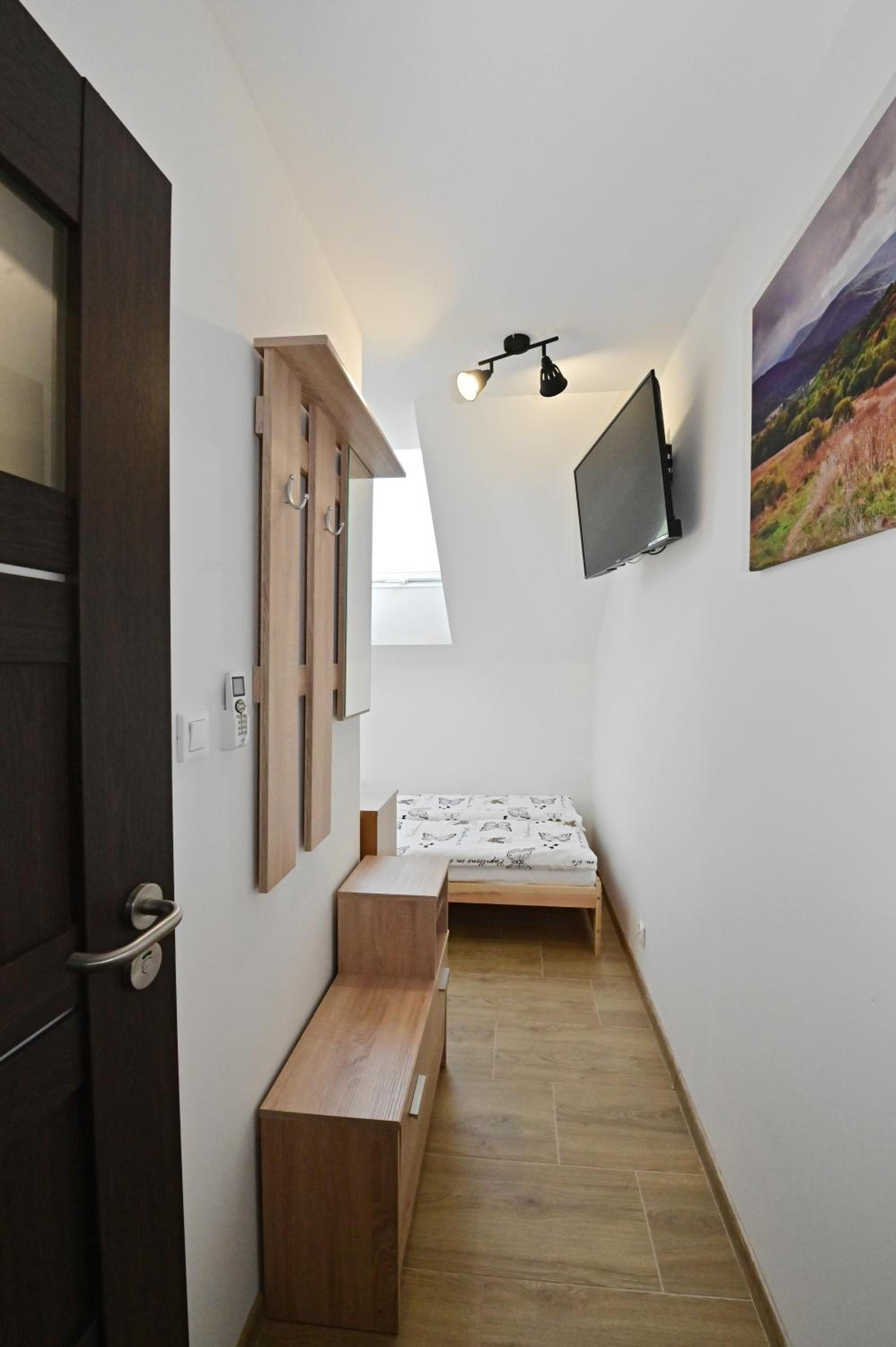 Double Room with Private Bathroom - Photo 2