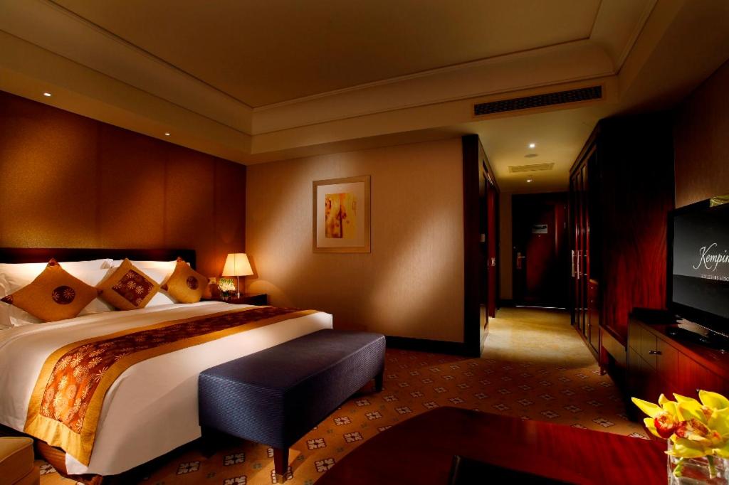Diplomatic Suite - Photo 3