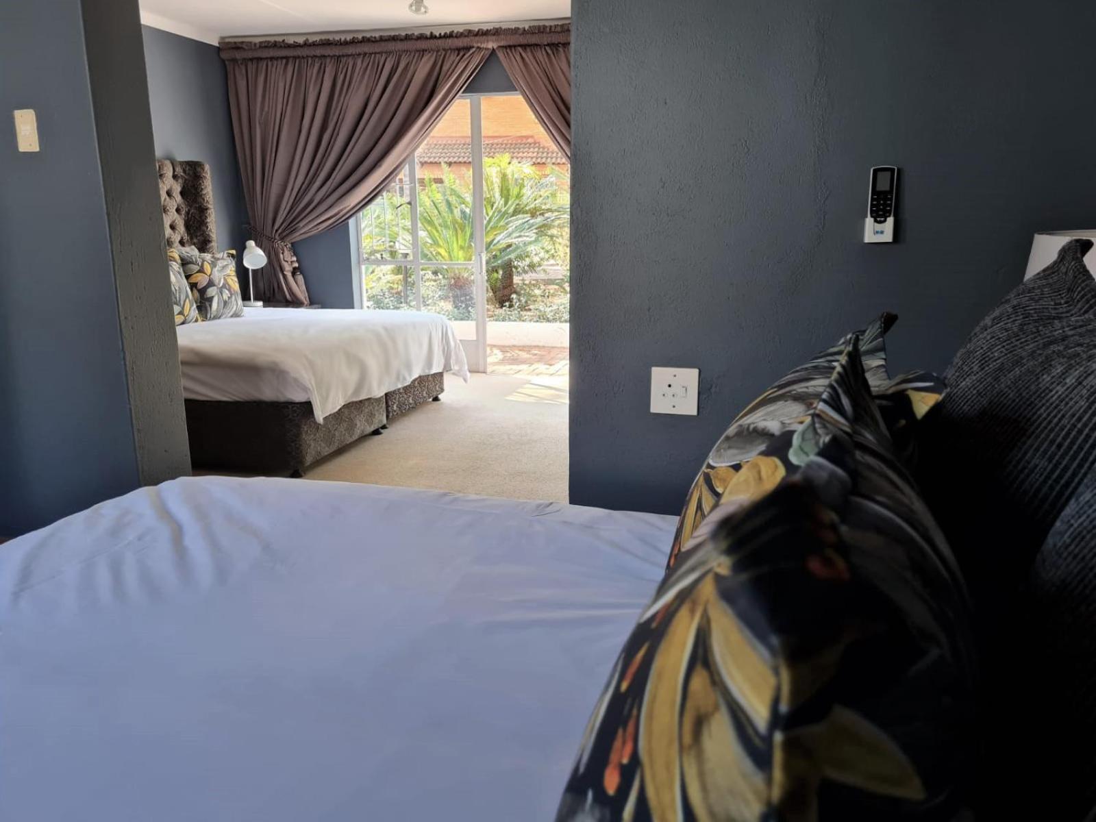 Double or Twin Room - Photo 7