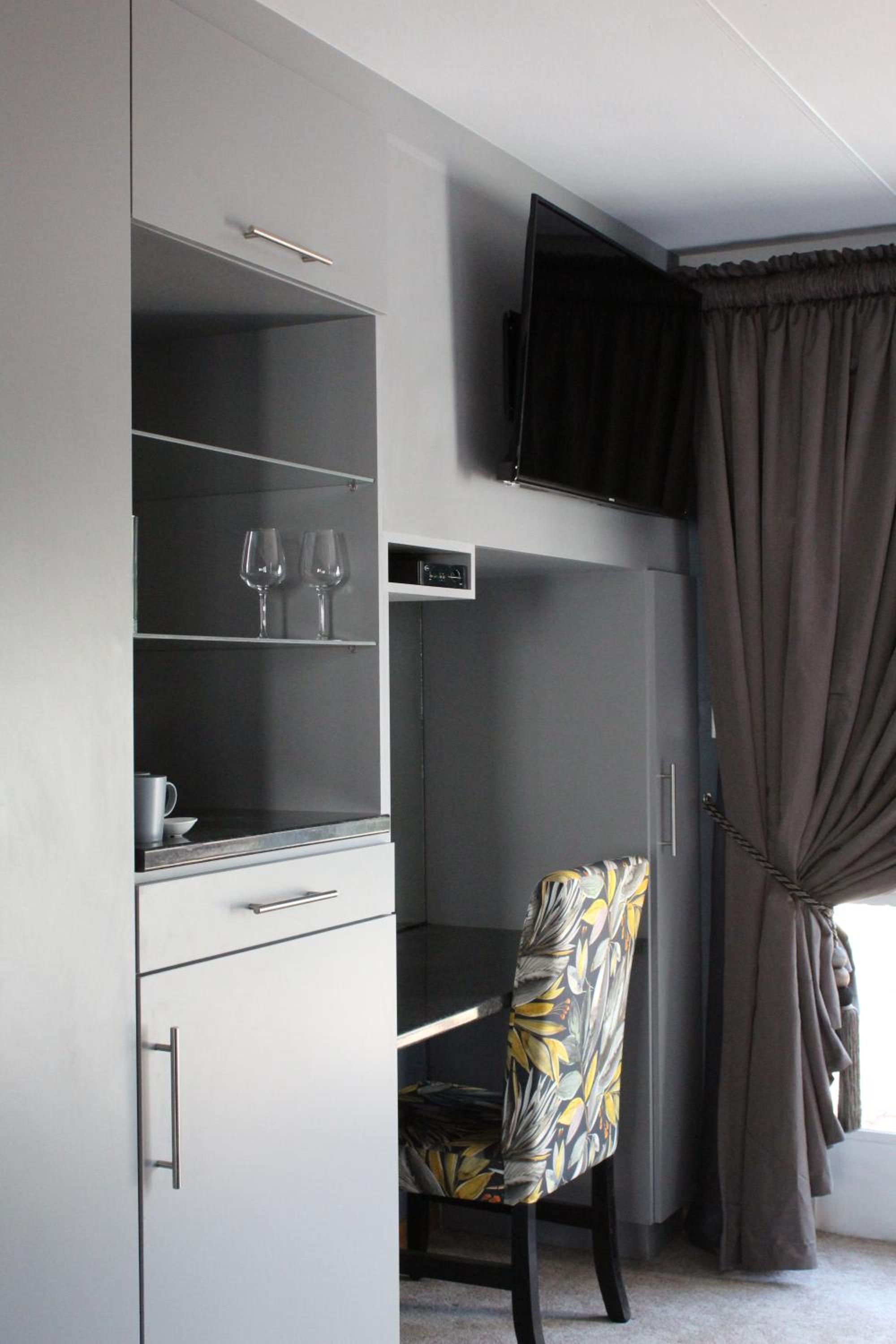 Double or Twin Room - Photo 2