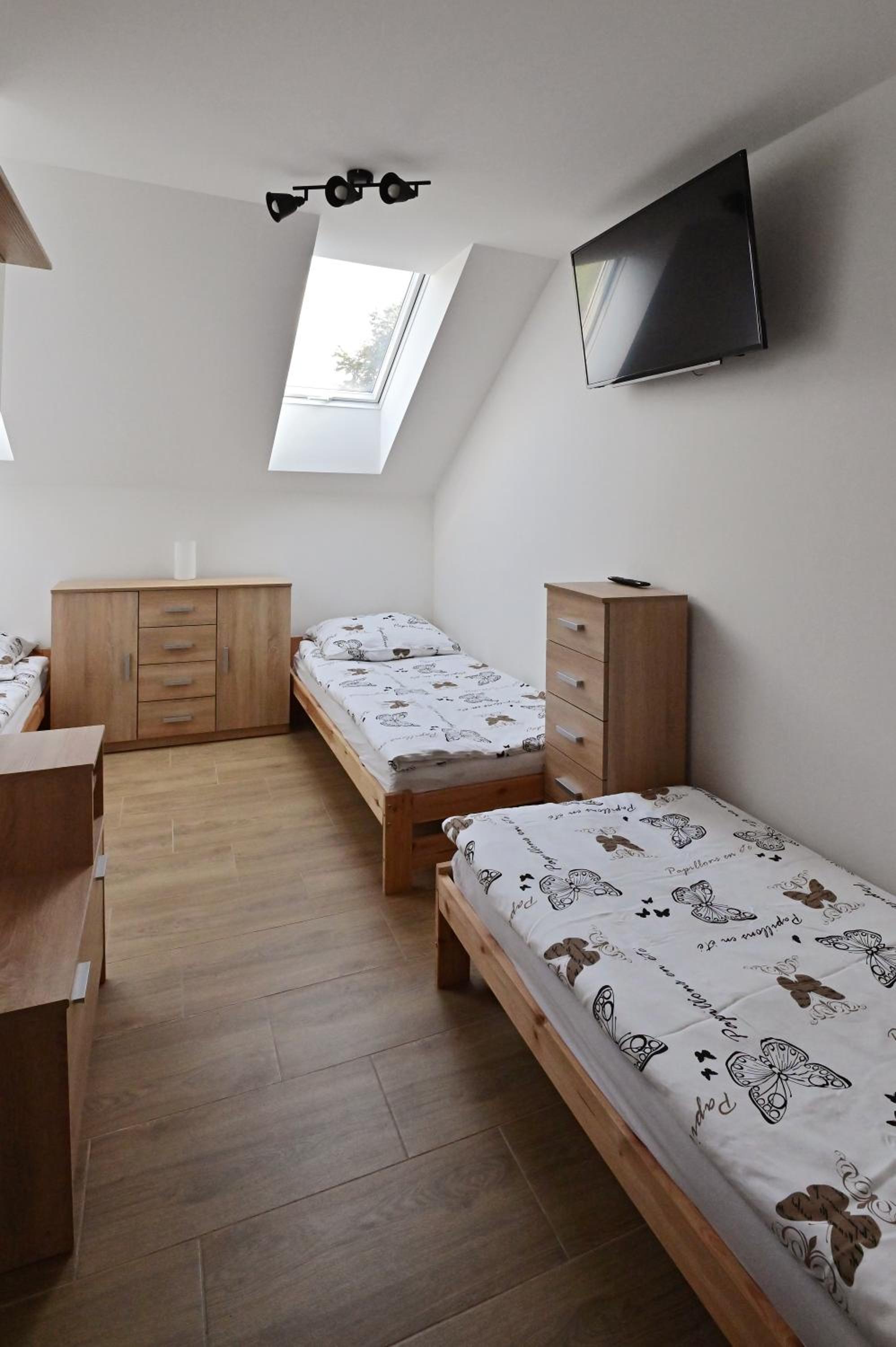 Triple Room with Private Bathroom - Photo 4