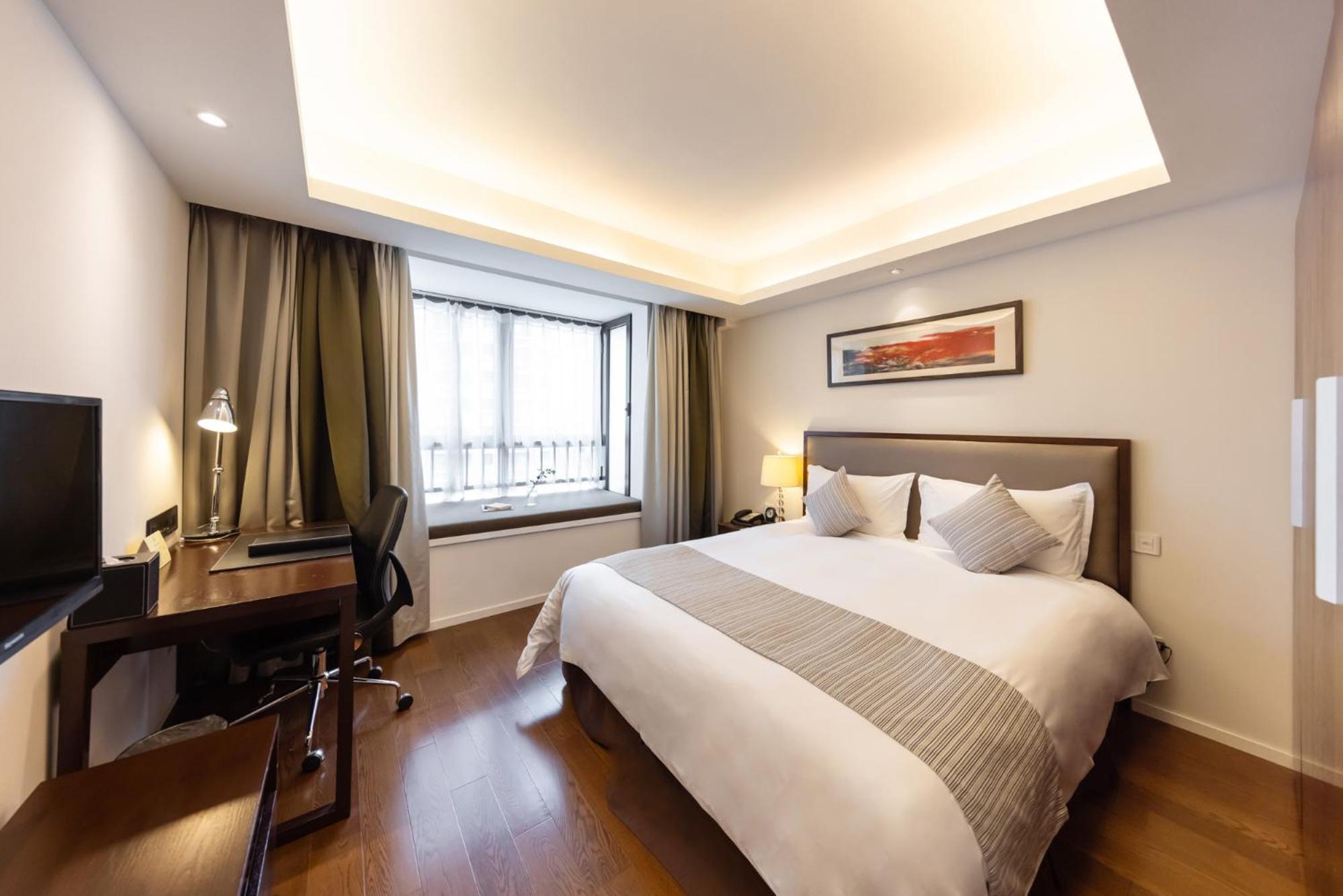 Premier Two - Bedroom Suite thumbnail 5