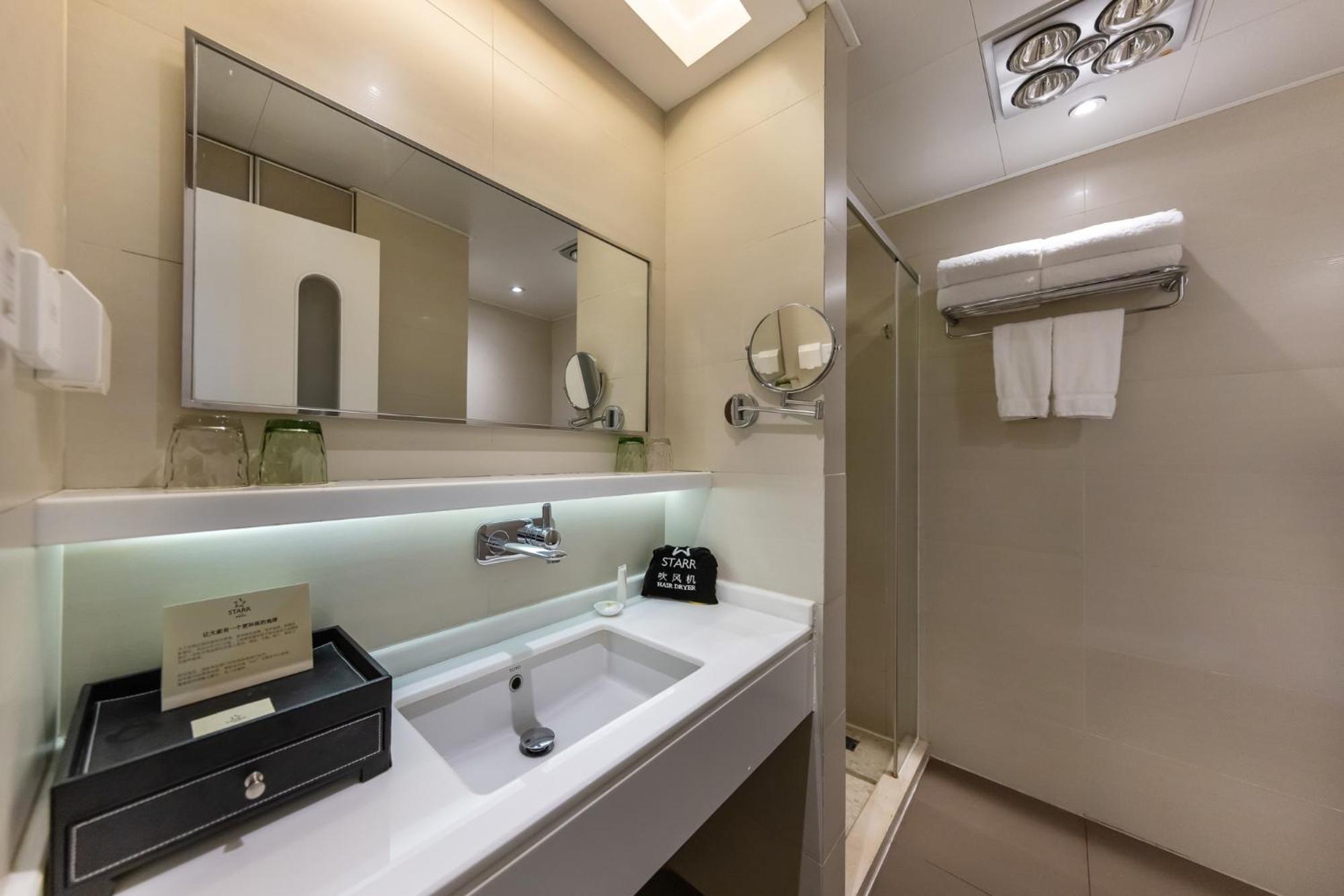 Premier Suite thumbnail 6