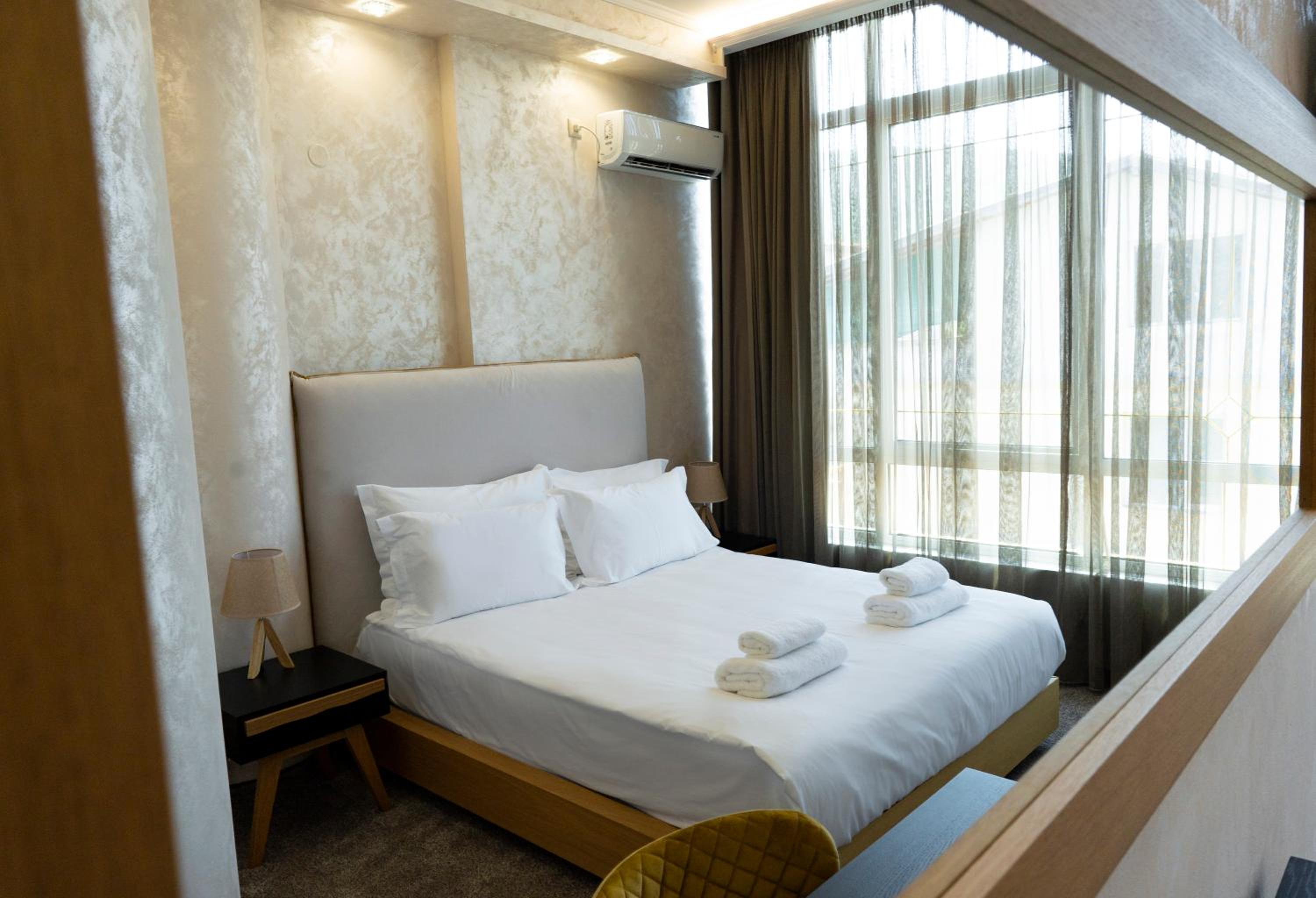 Deluxe Double Room - Photo 2