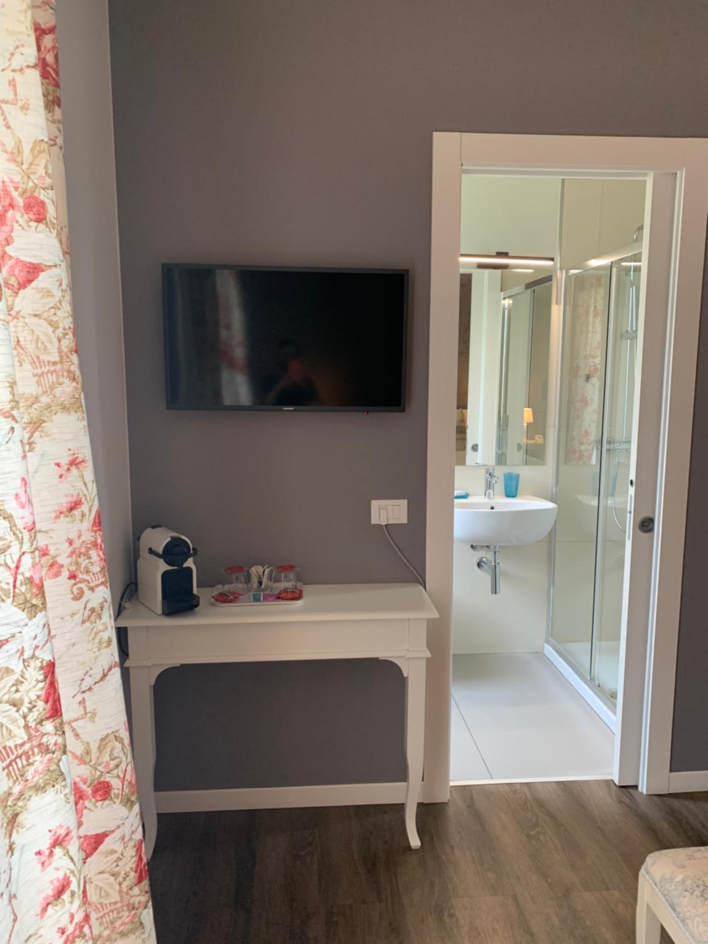Small Double Room photo 3