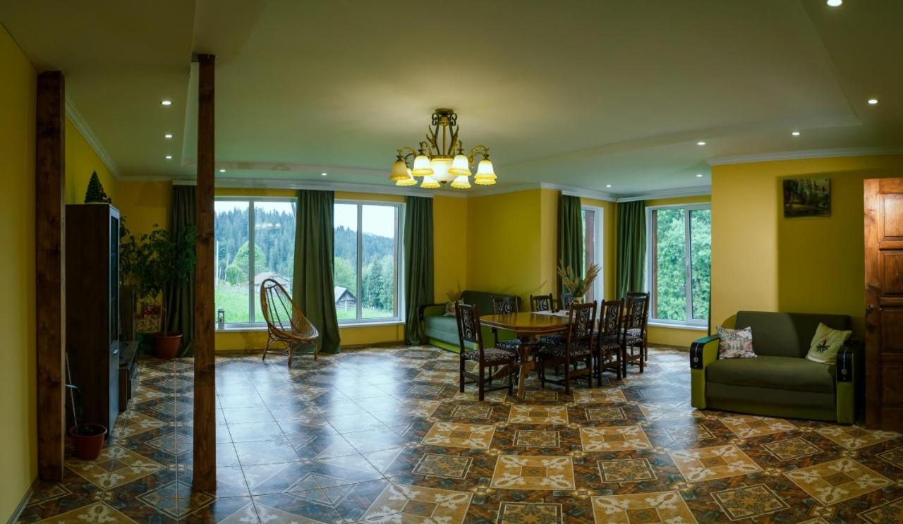 Five-Bedroom House photo 3