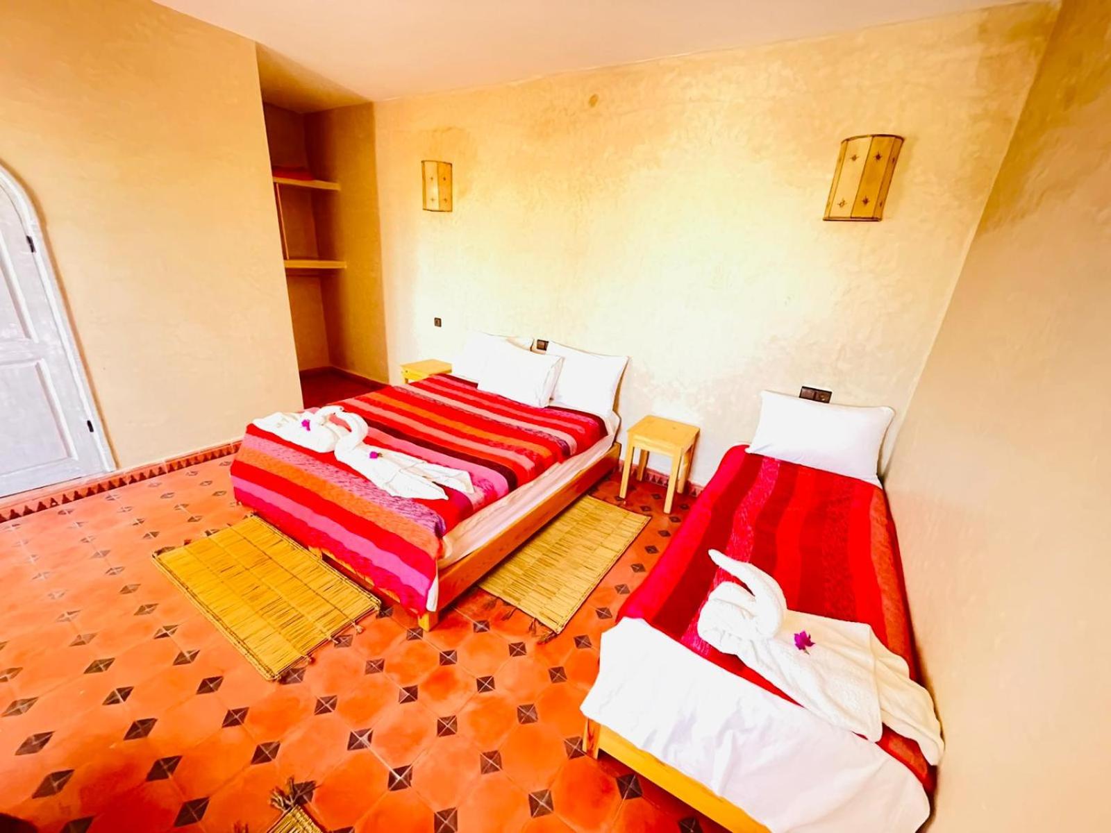 Triple Room with Private Bathroom - Photo 3