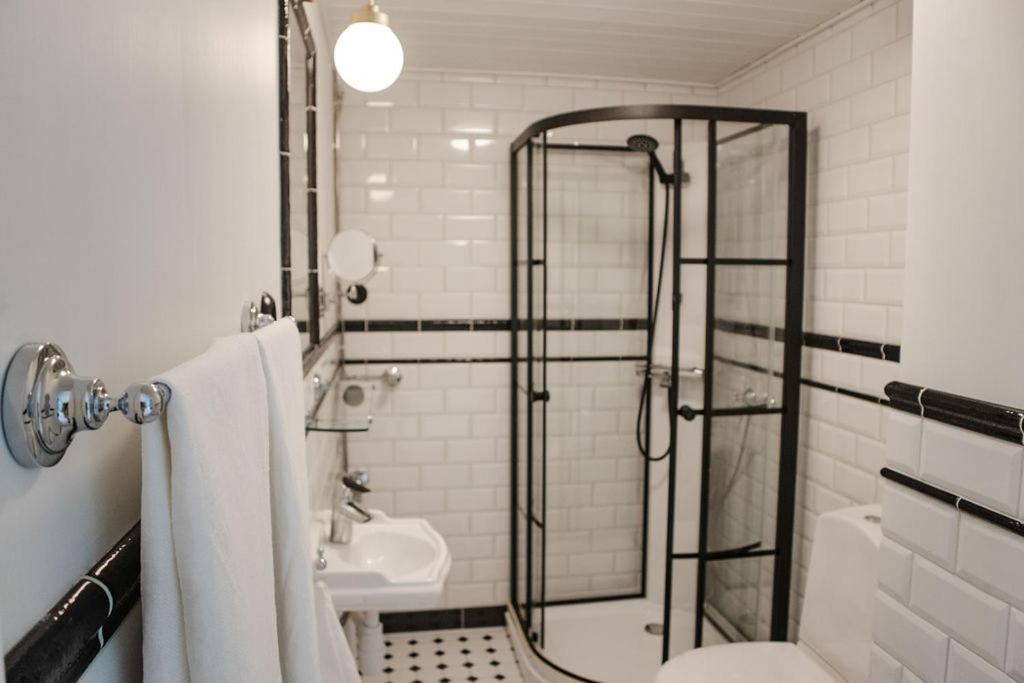 Deluxe Twin Room - Photo 7