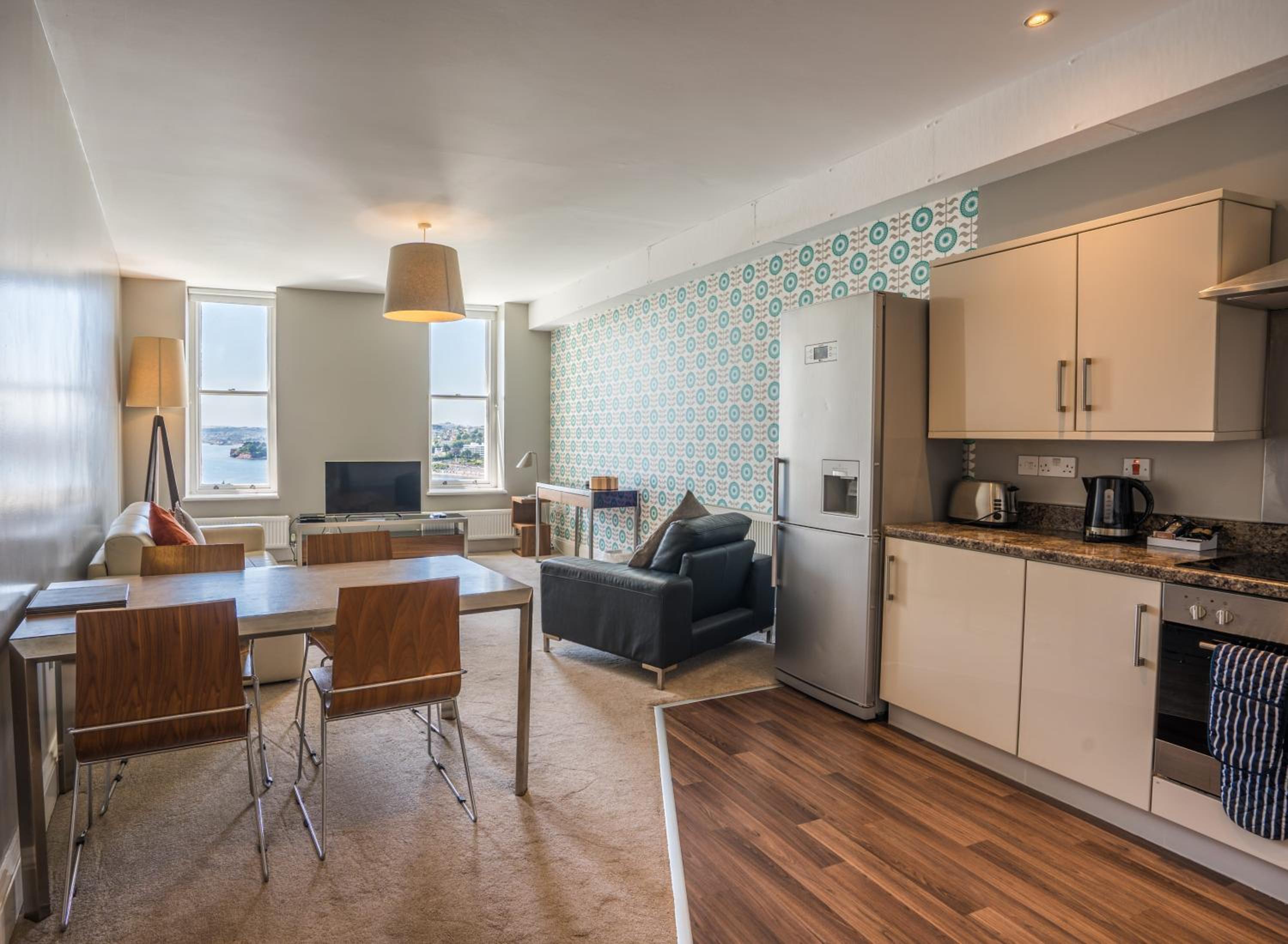 One-Bedroom Apartment with Sea View - 12 - Pet Friendly photo 3