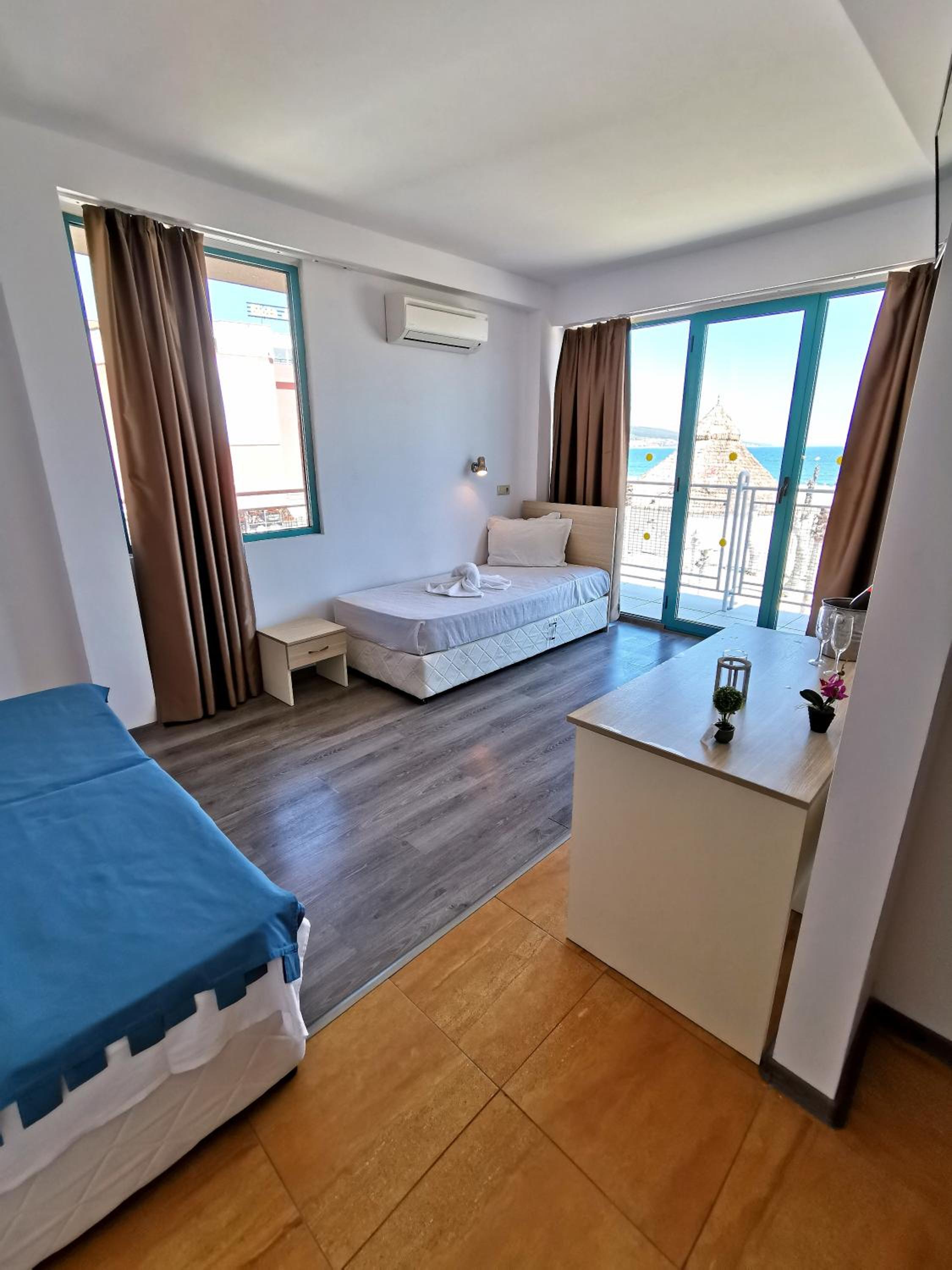 Triple Room with Sea View