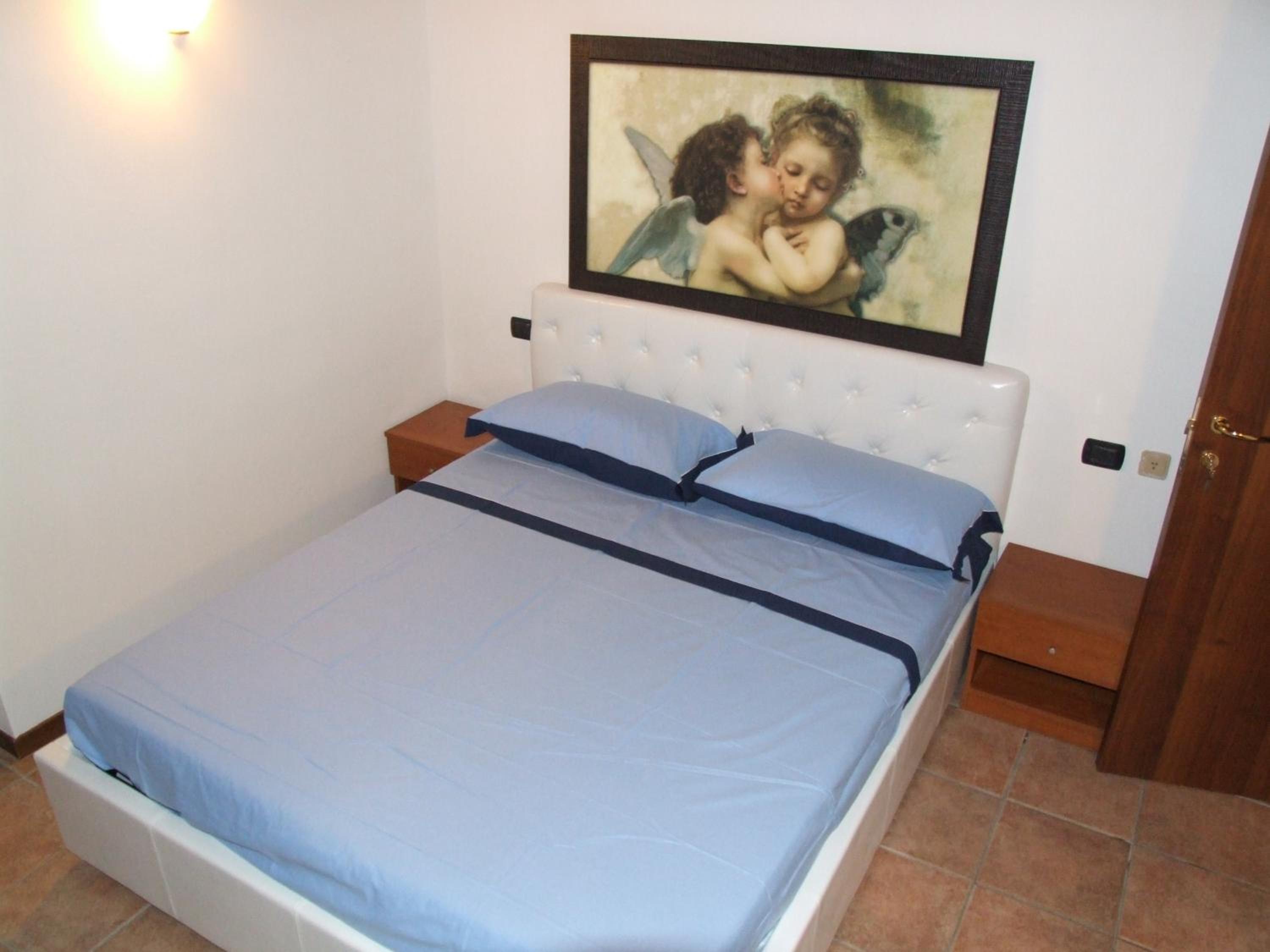 Double Room with Private Bathroom - Photo 6